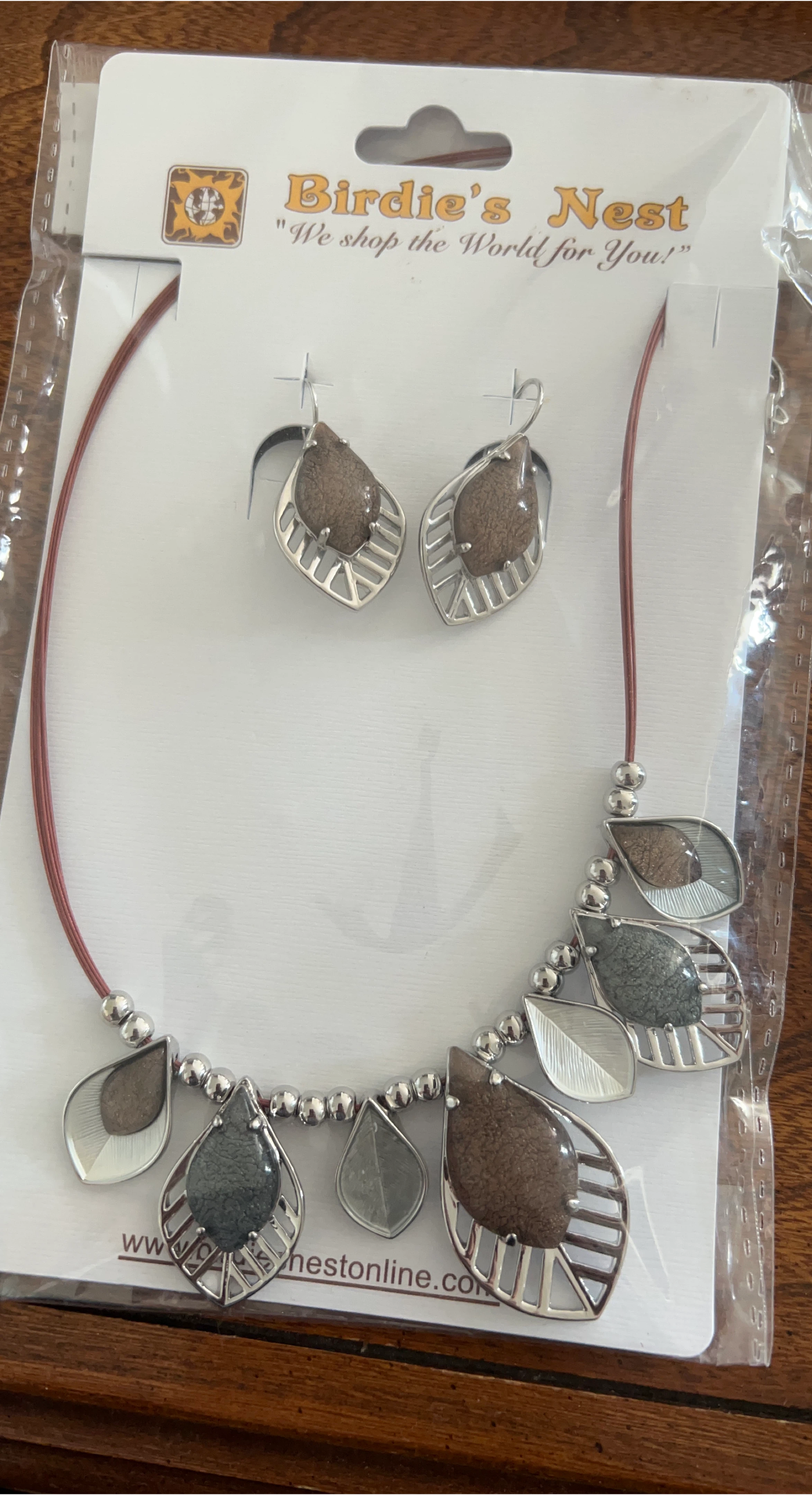 Birdie's Nest Necklace & Earring Set thumbnail