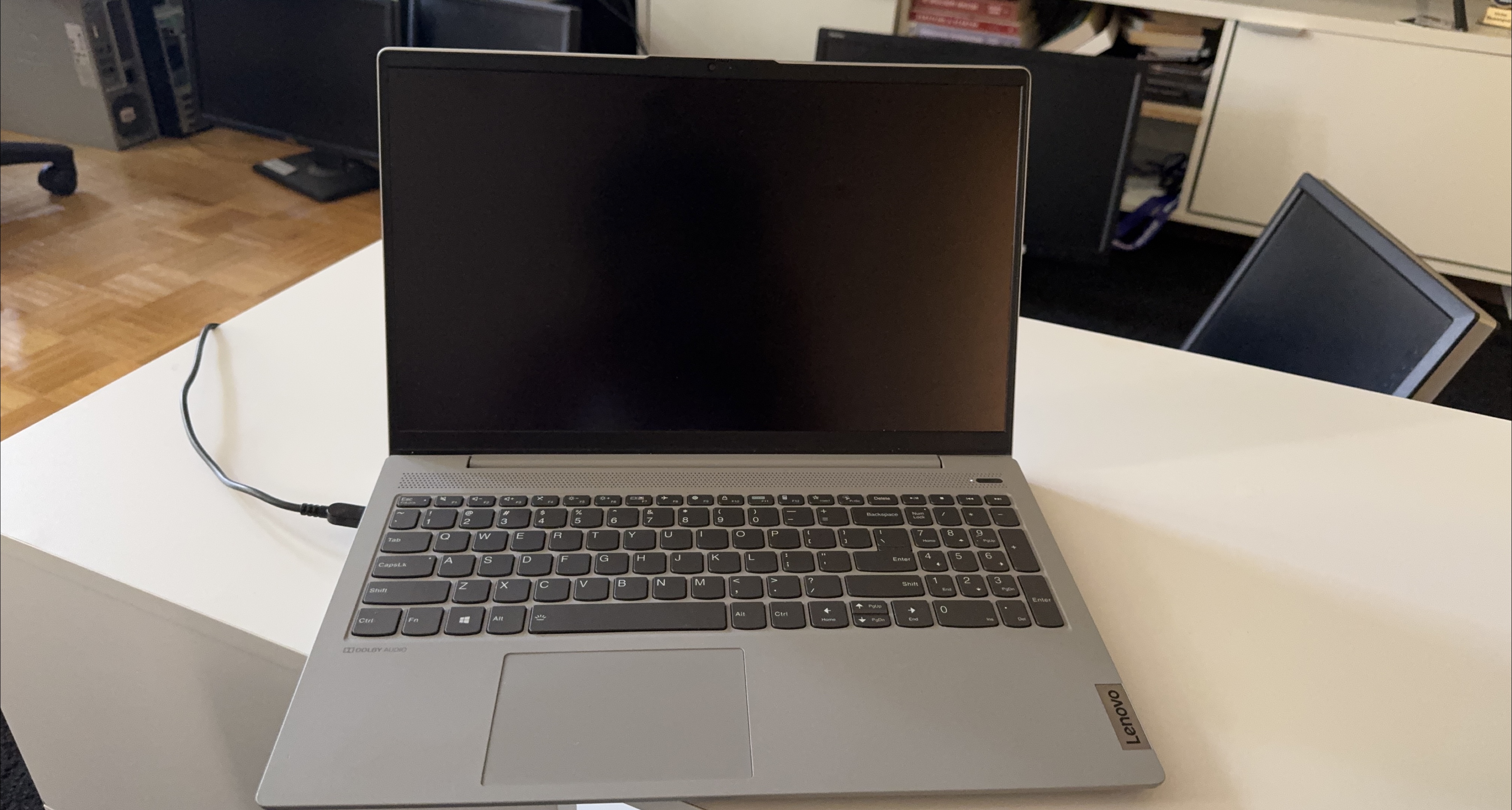 Lenovo IdeaPad Slim 3 Laptop thumbnail