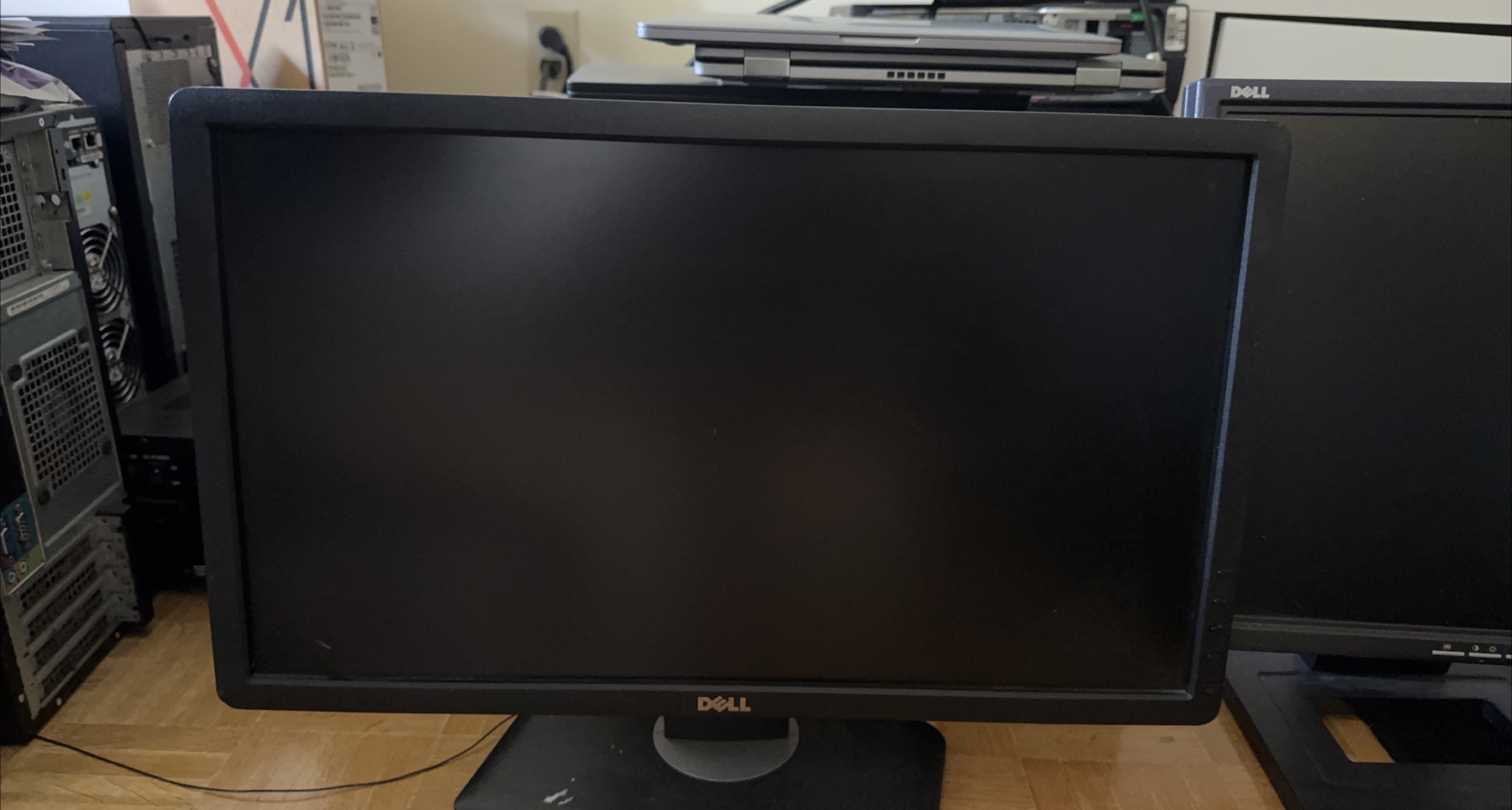 Dell Monitor - Great Condition thumbnail