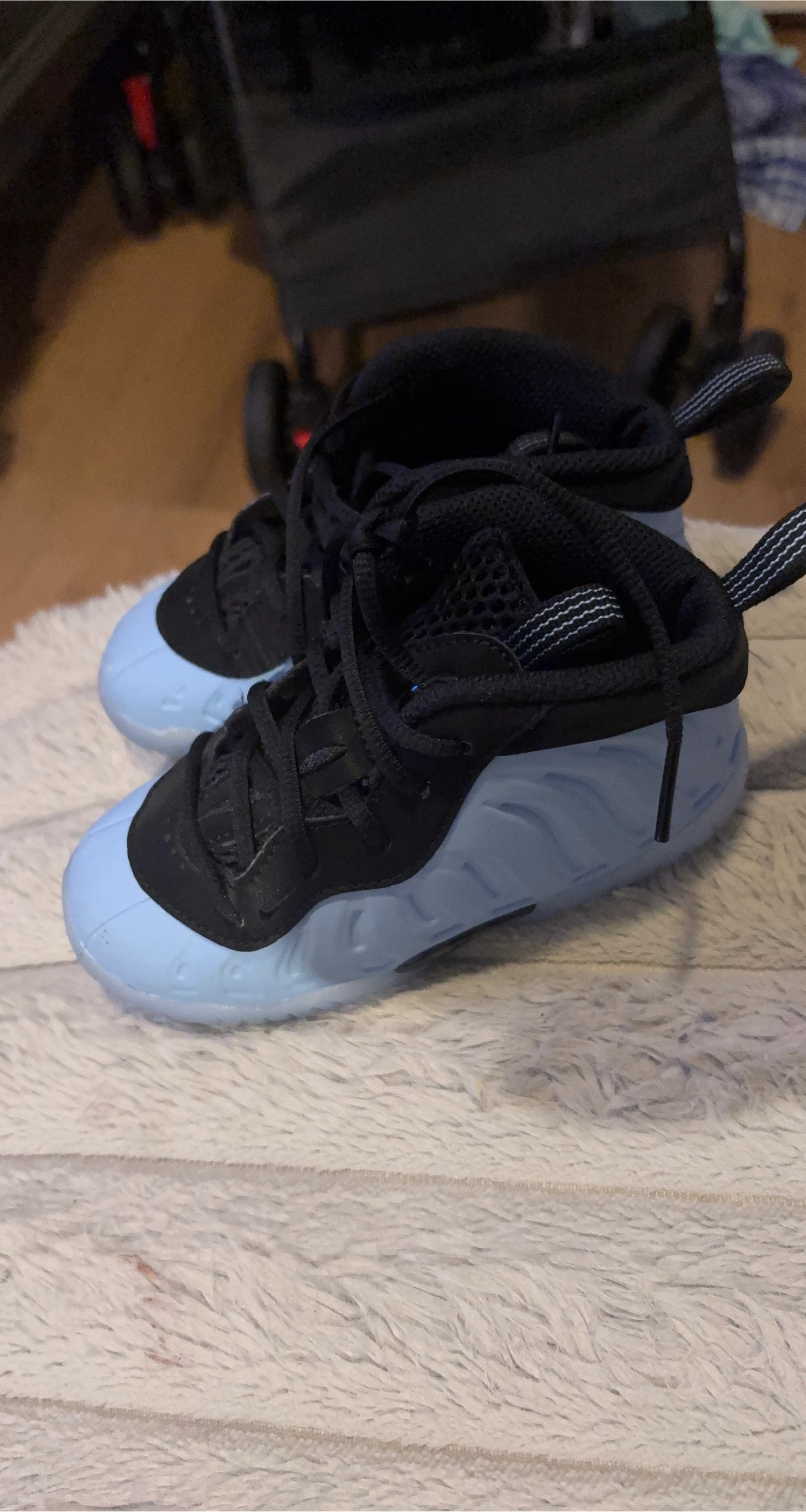 Nike Air Foamposite One Black/Light Blue thumbnail
