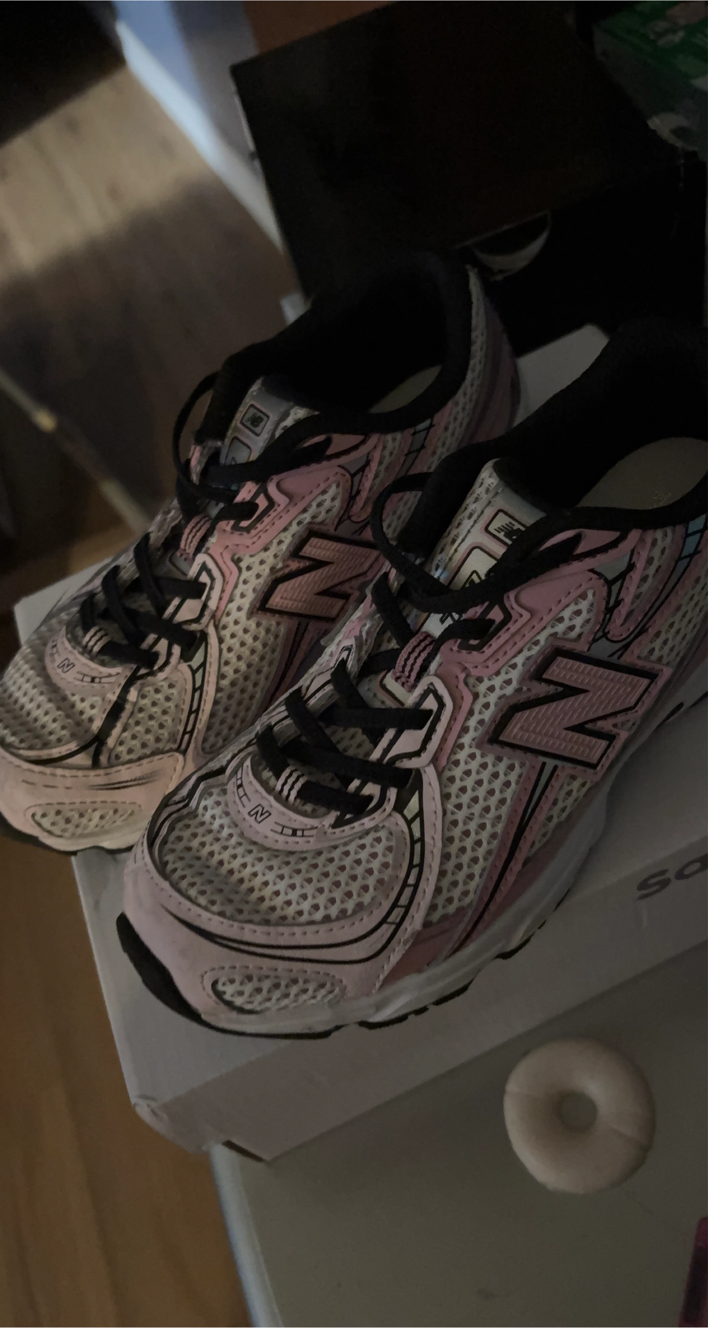 New Balance 452 Pink Sneakers thumbnail