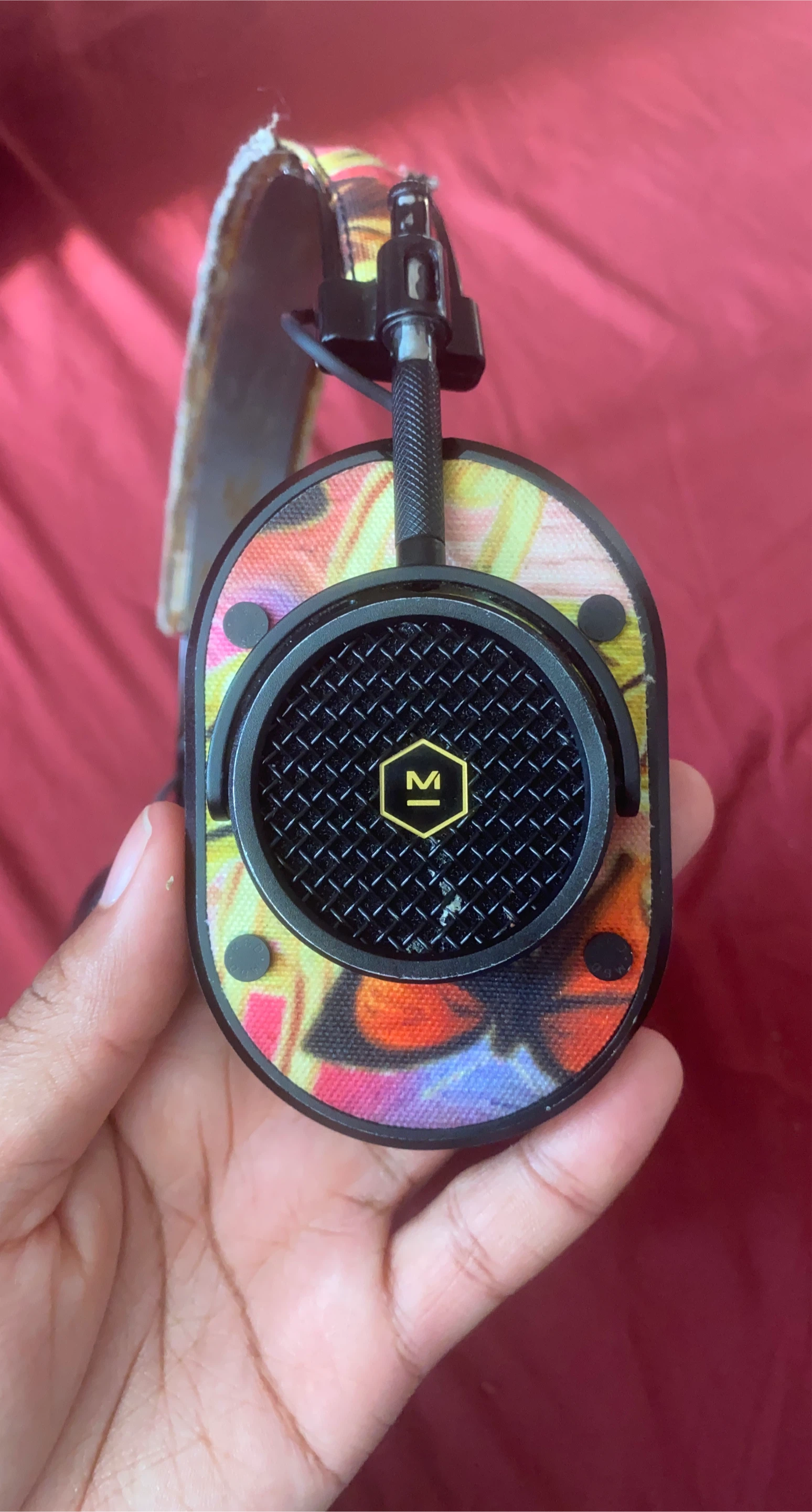 Master & Dynamic MH40 Headphones image indicator(1)