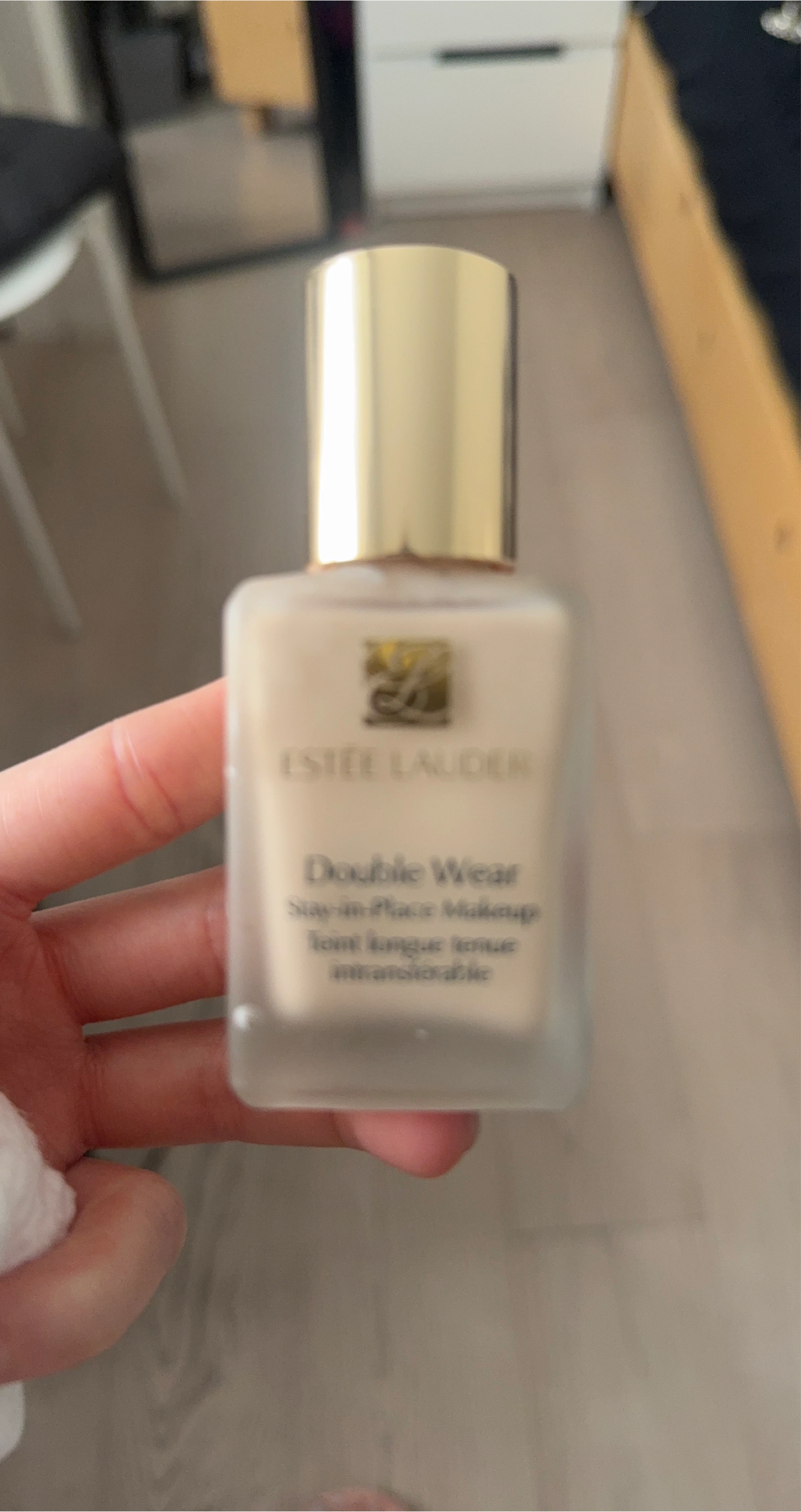 Estee Lauder Double Wear Foundation - 0N1 Alabaster thumbnail