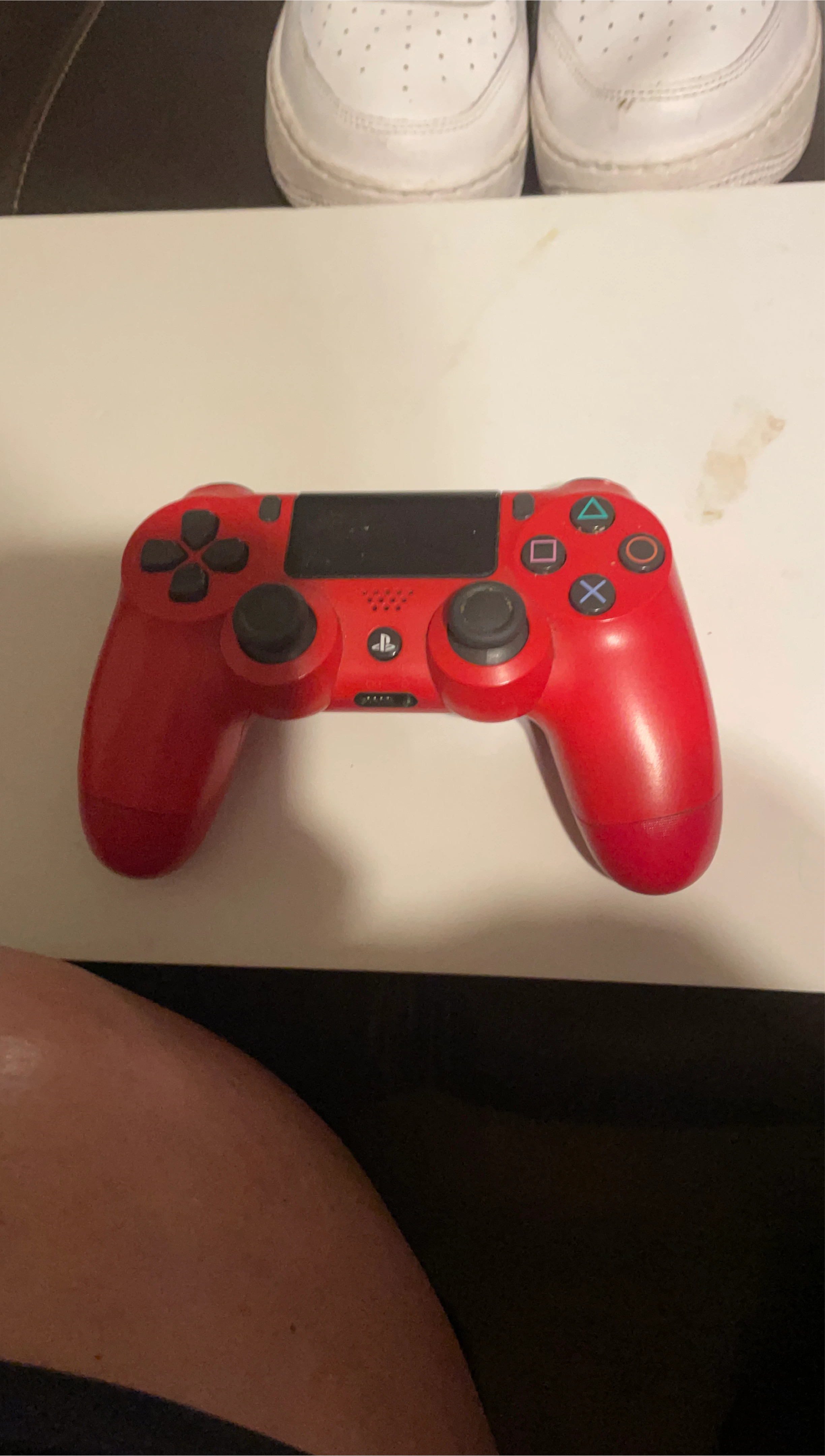 Red PlayStation 4 DualShock 4 Controller thumbnail
