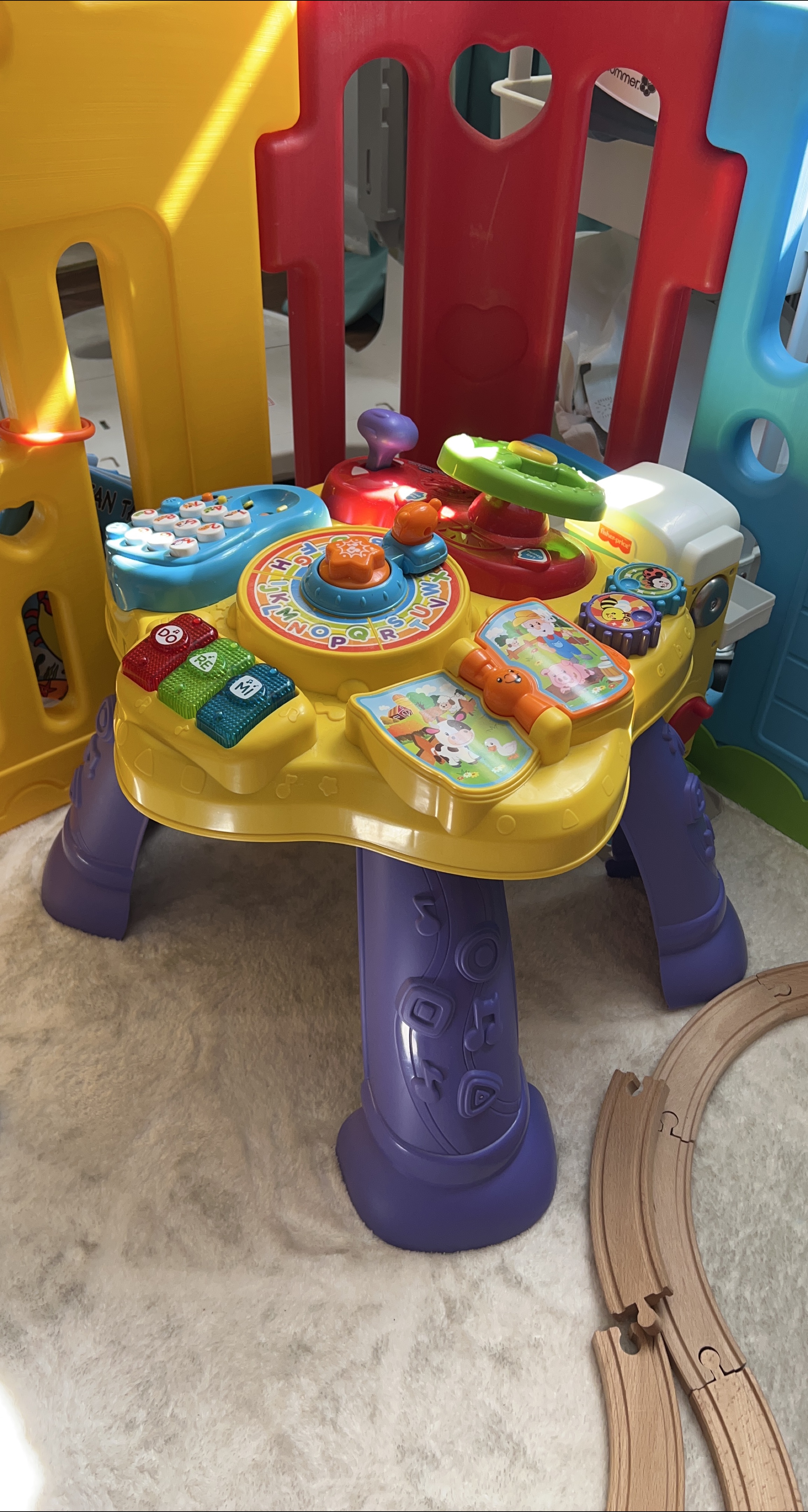 Fisher-Price Laugh & Learn Around The Town Learning Table thumbnail