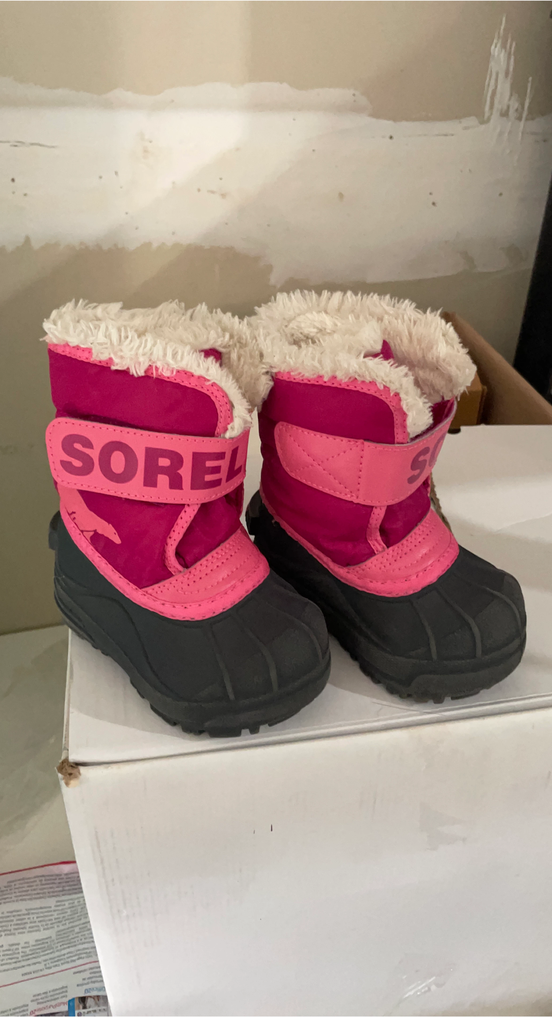 Sorel Pink Winter Boots - Size 5 thumbnail
