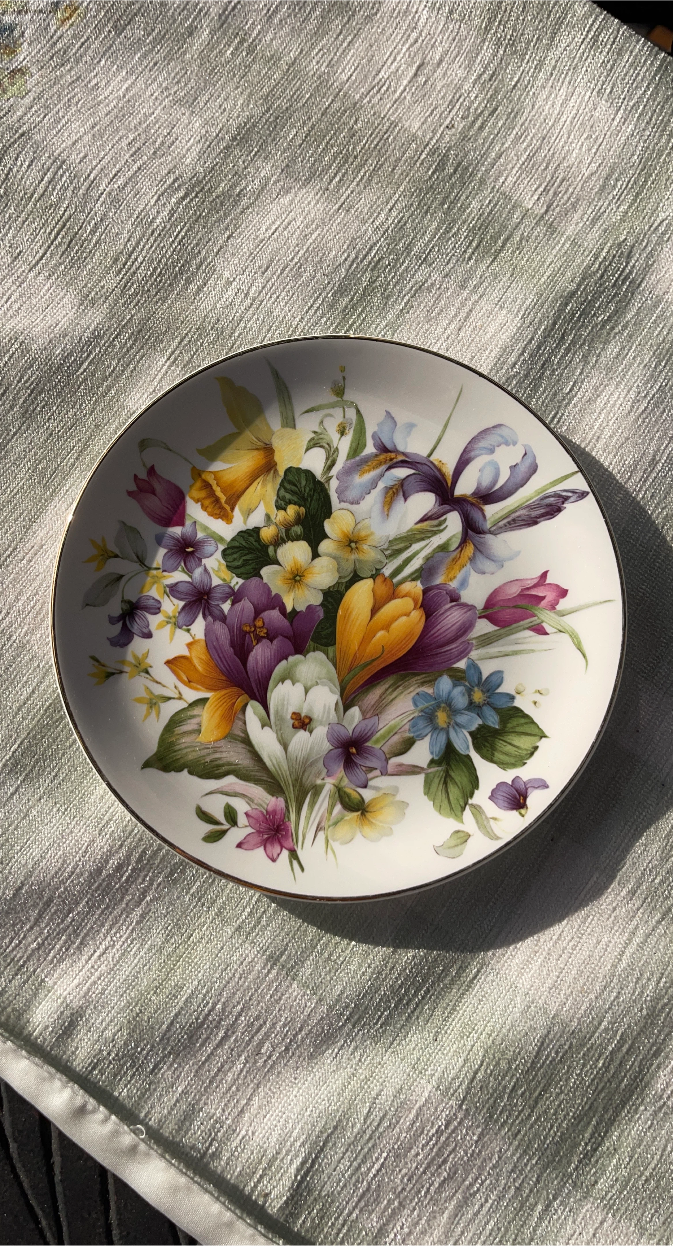 Royal Vale Bone China Floral Plate - Made in England thumbnail