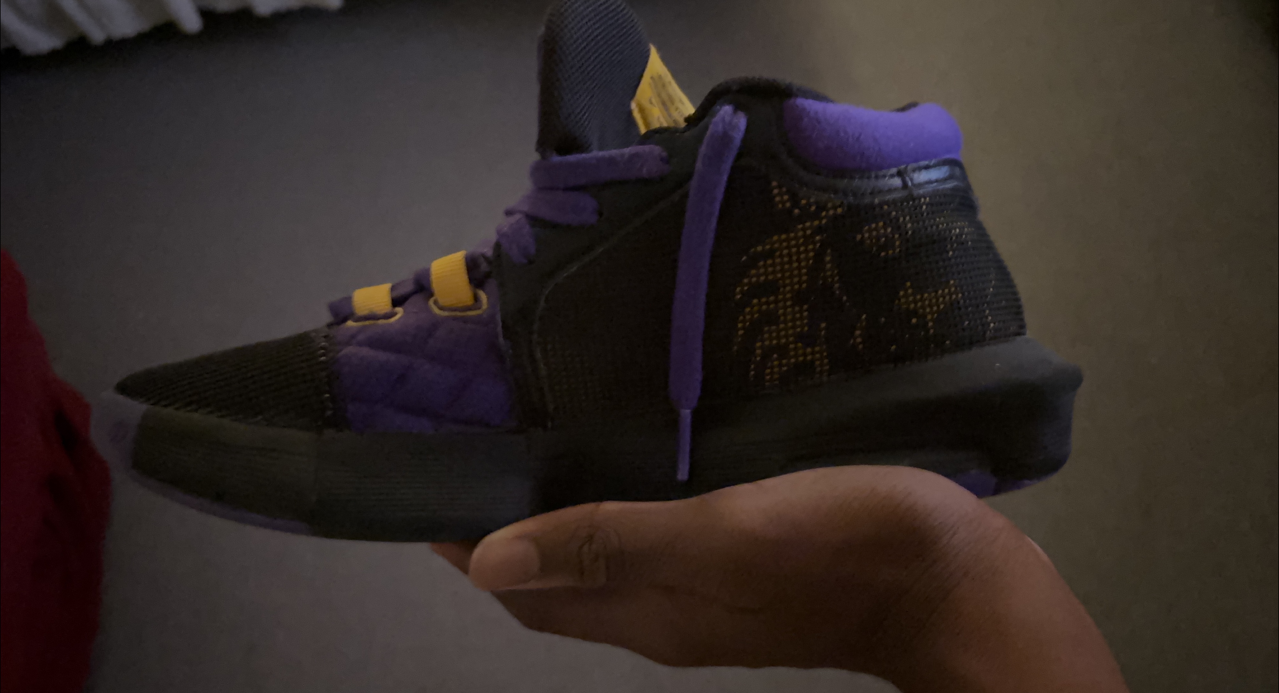 Nike Basketball Shoes, Black/Purple, Size 9 thumbnail
