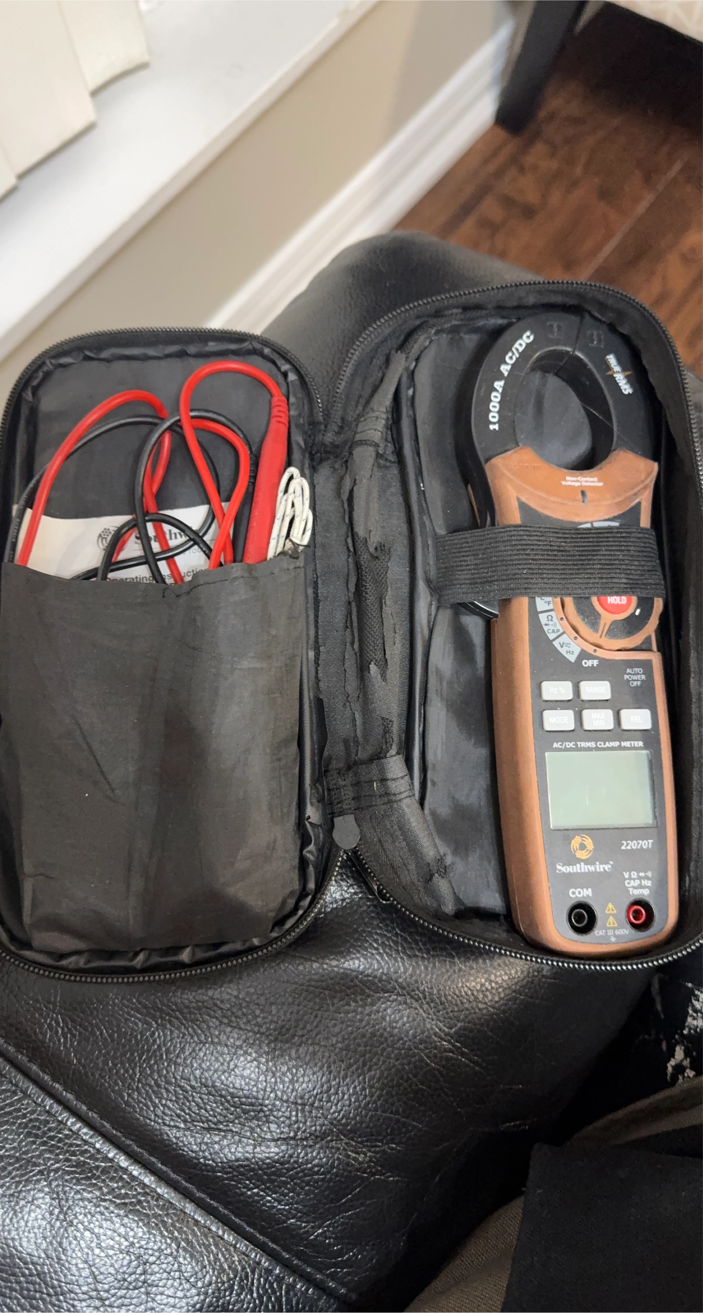 Southwire 22070T AC/DC TRMS Clamp Meter thumbnail