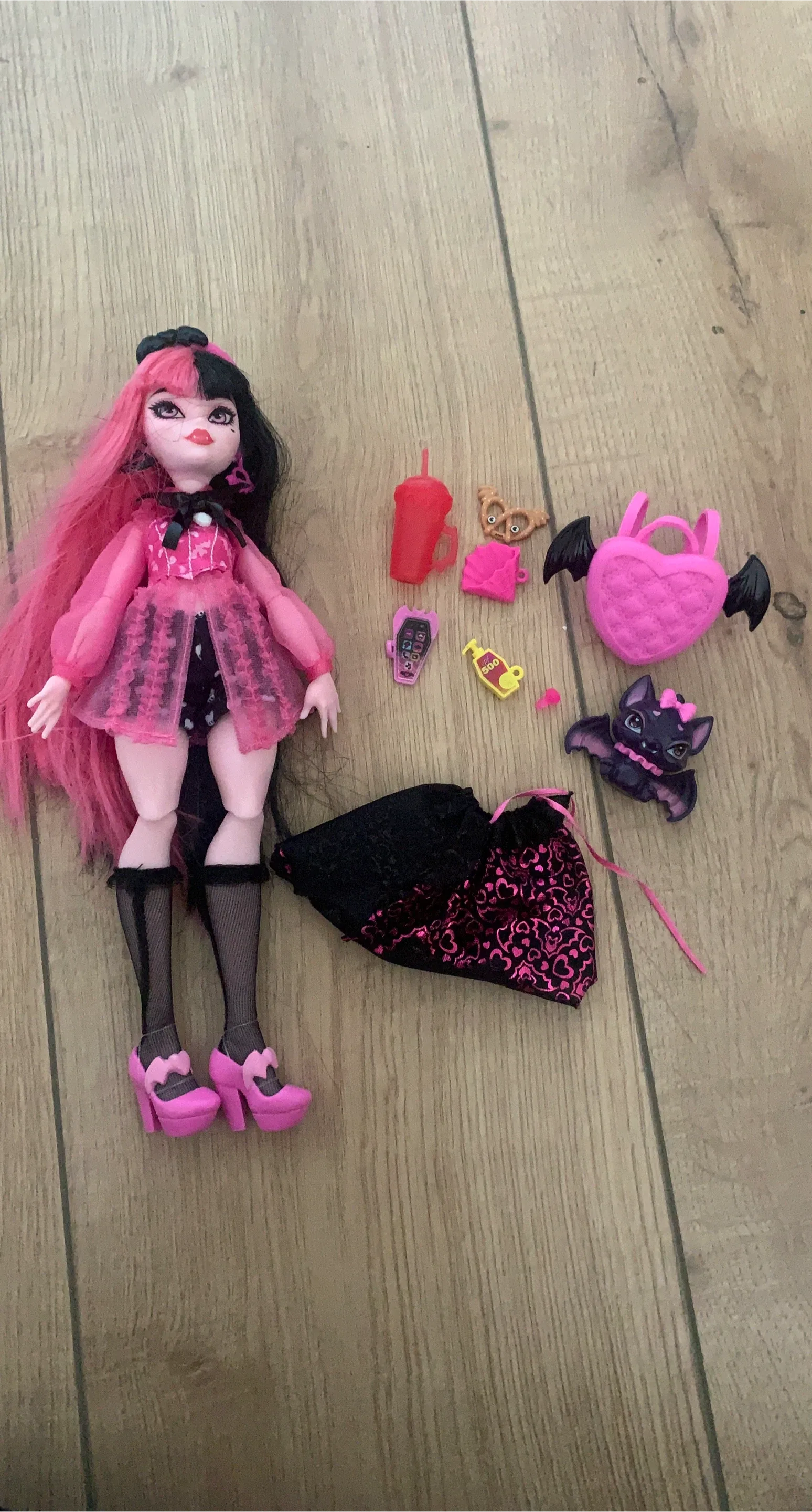 Monster High G3 Draculaura Doll with Accessories