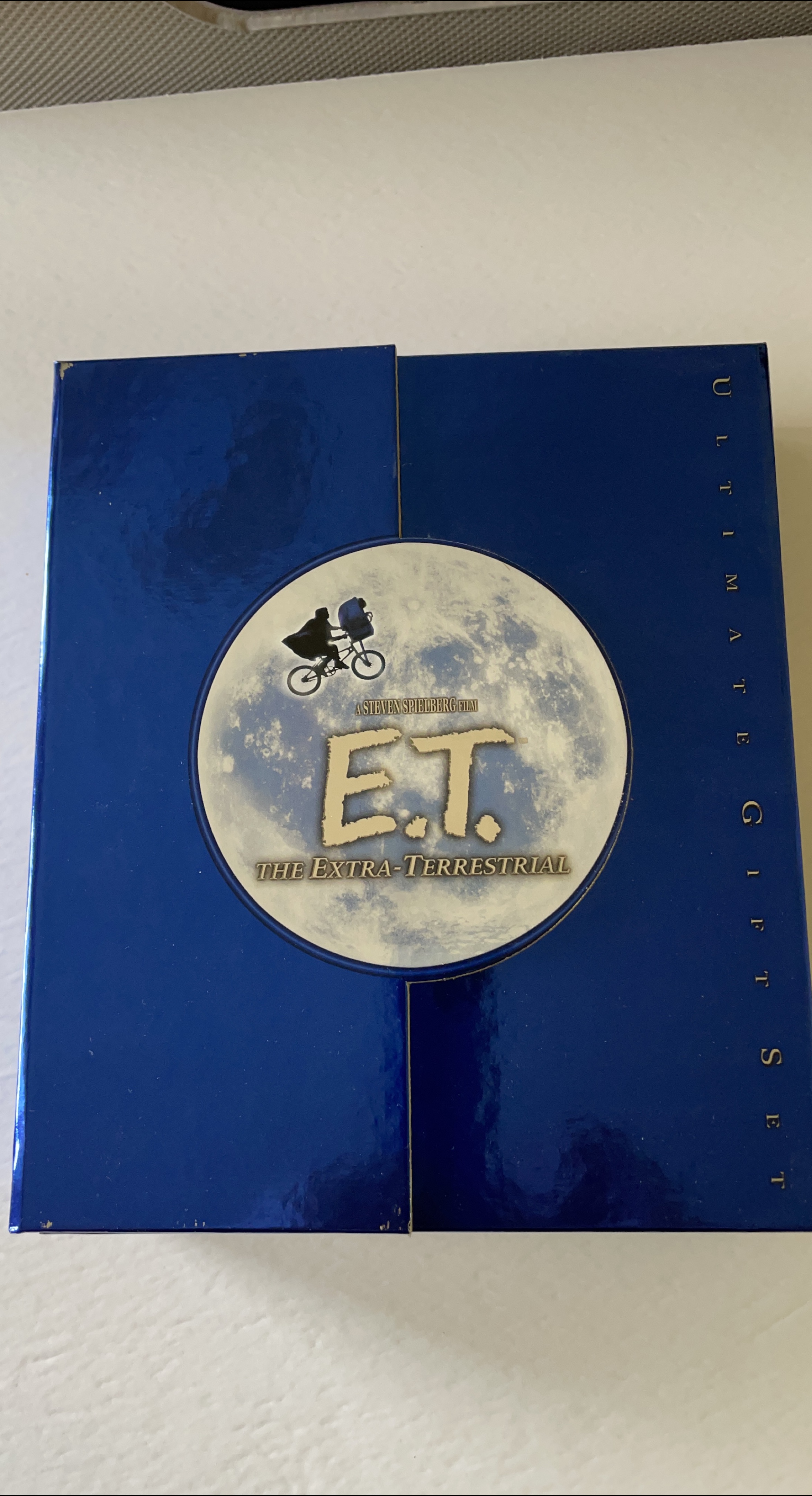 E.T. The Extra-Terrestrial Ultimate Gift Set image indicator(1)