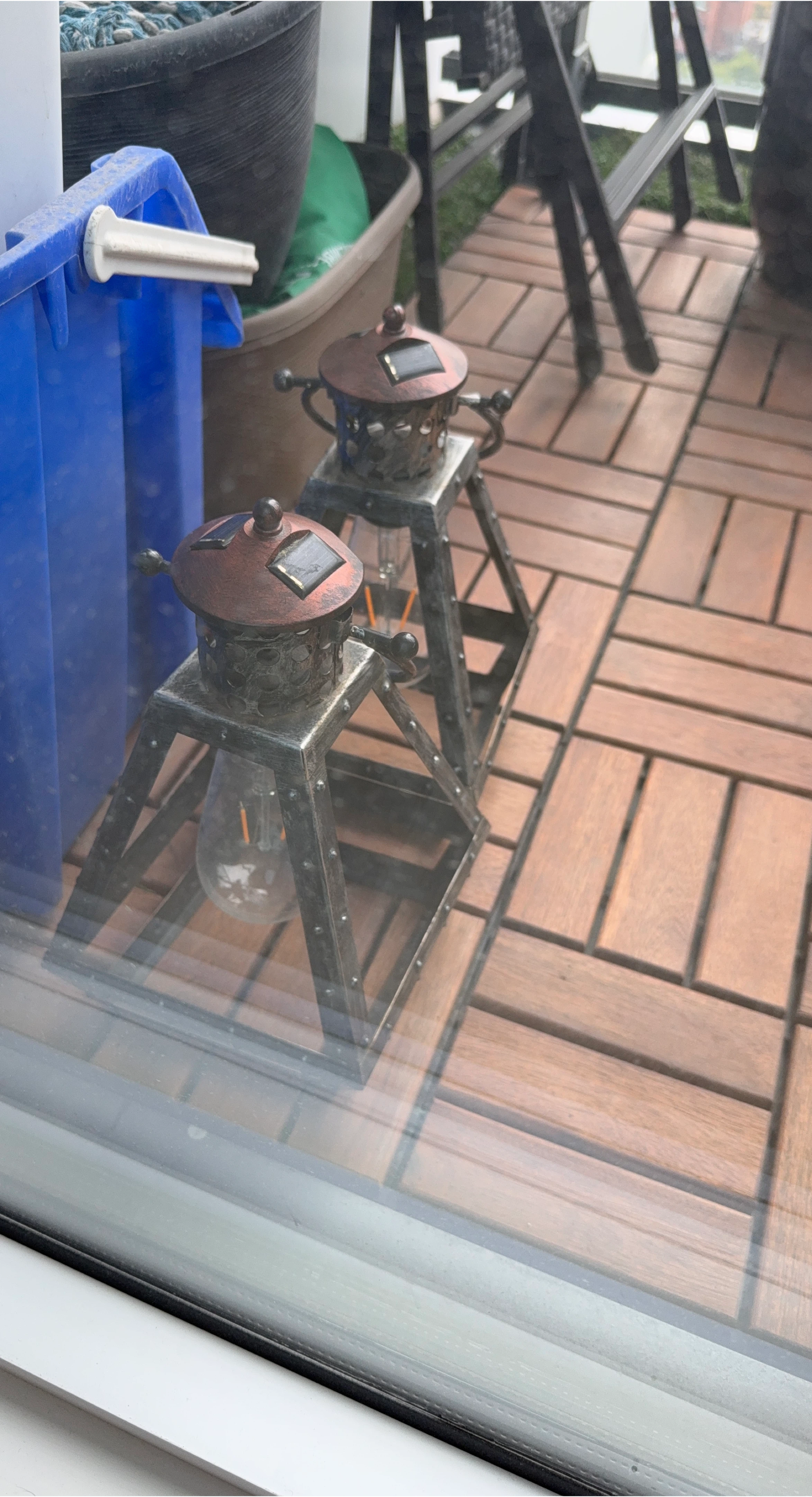 Set of 2 Solar Powered Lanterns