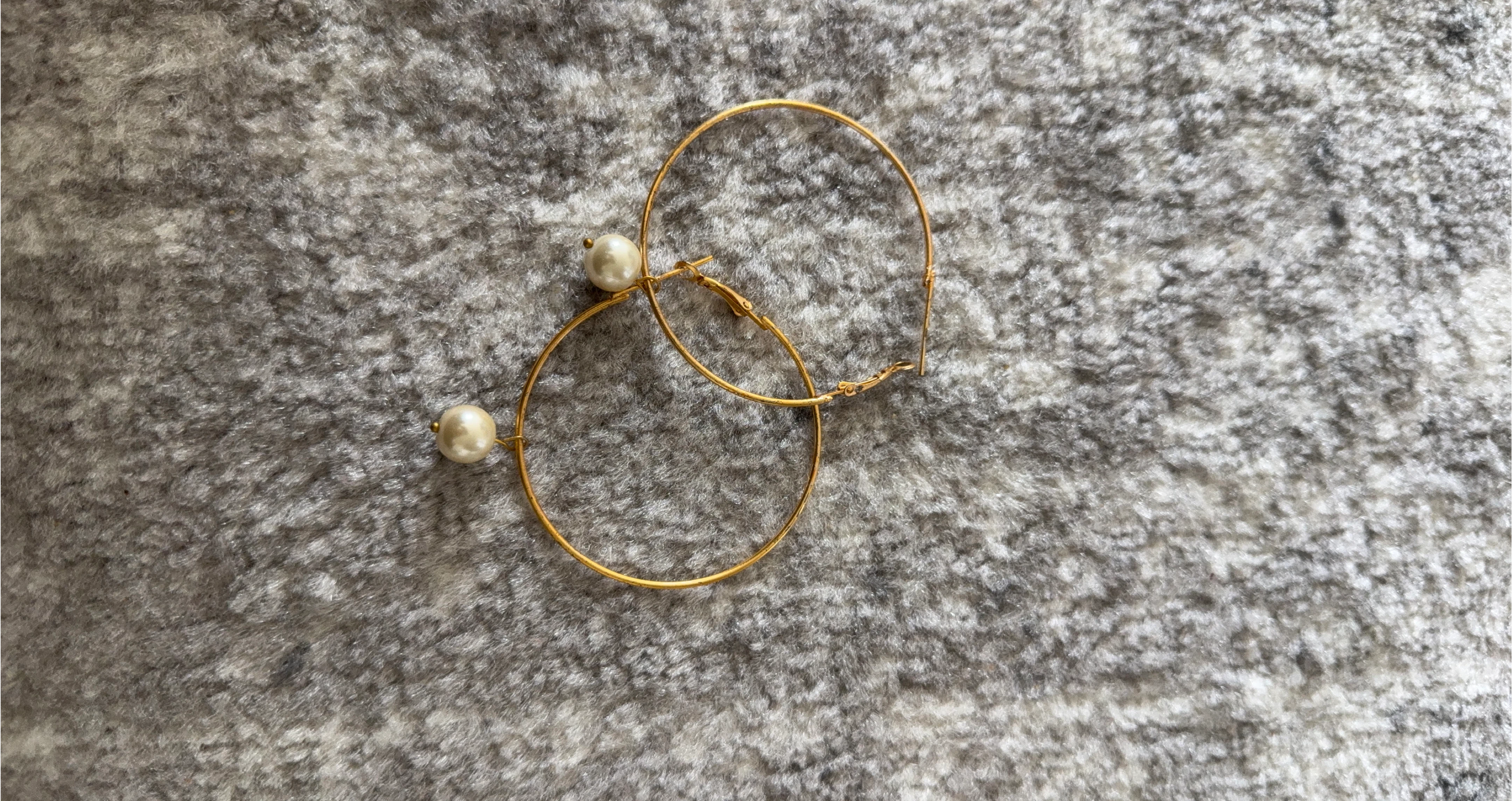 Gold Hoop Earrings with Pearl thumbnail