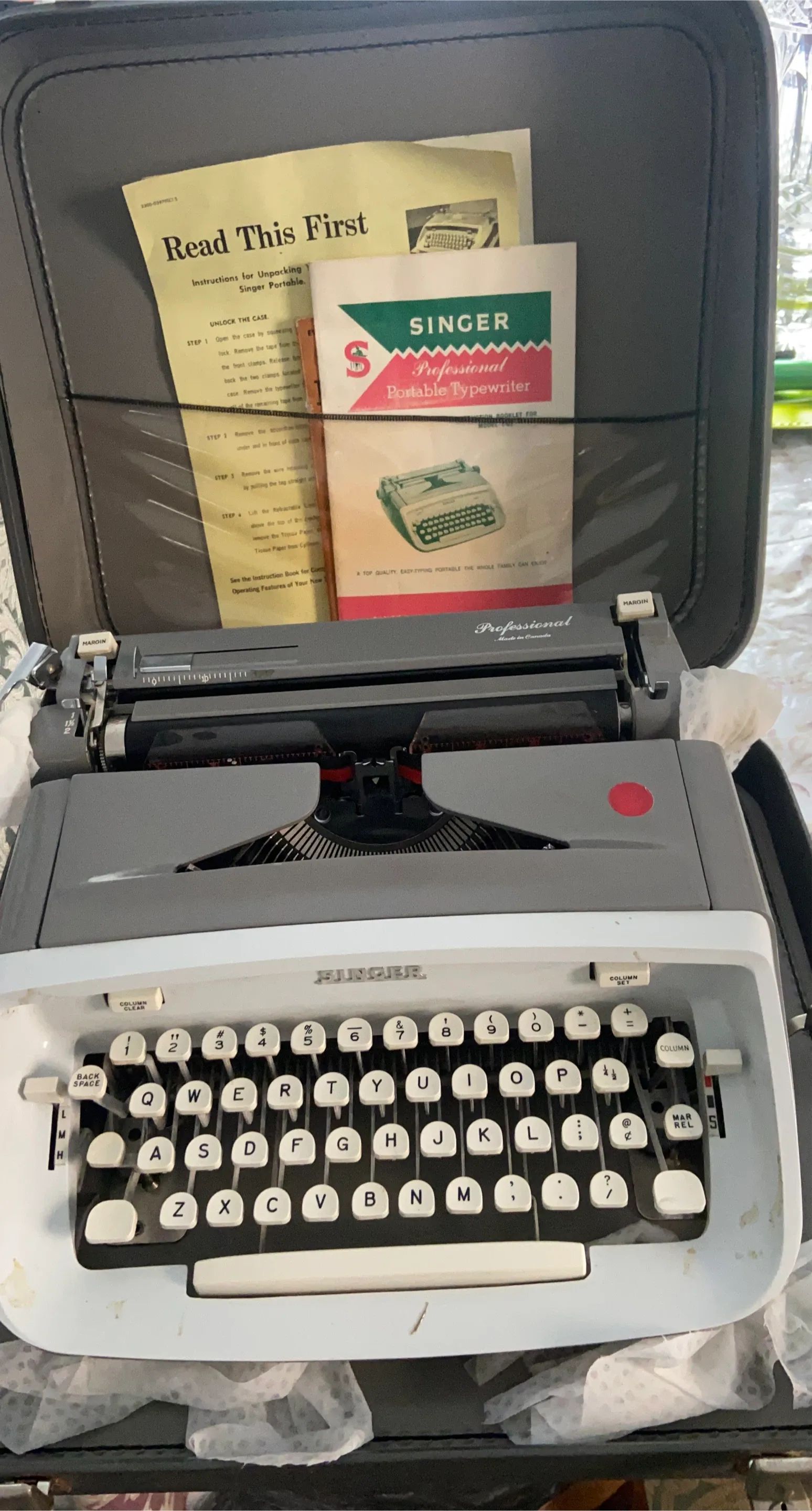 Singer Professional Portable Typewriter
