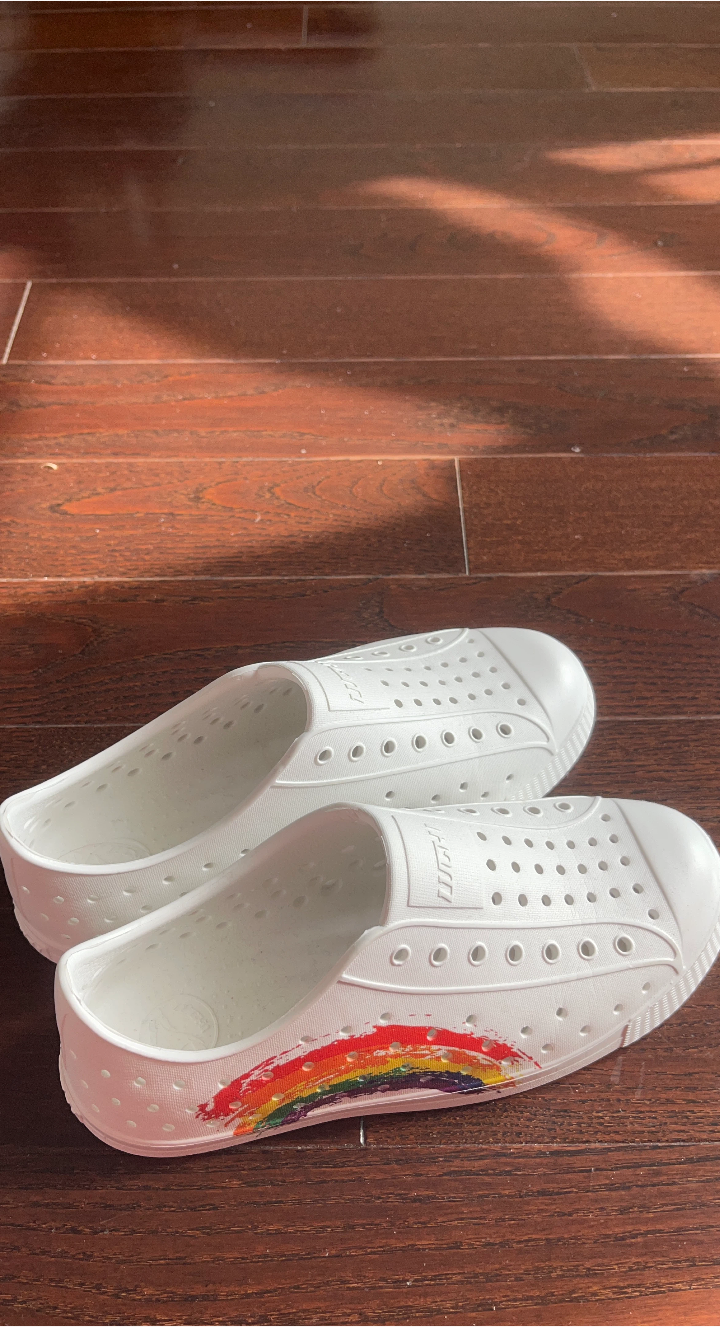 Native Kids  White Rainbow Shoes size 225 thumbnail