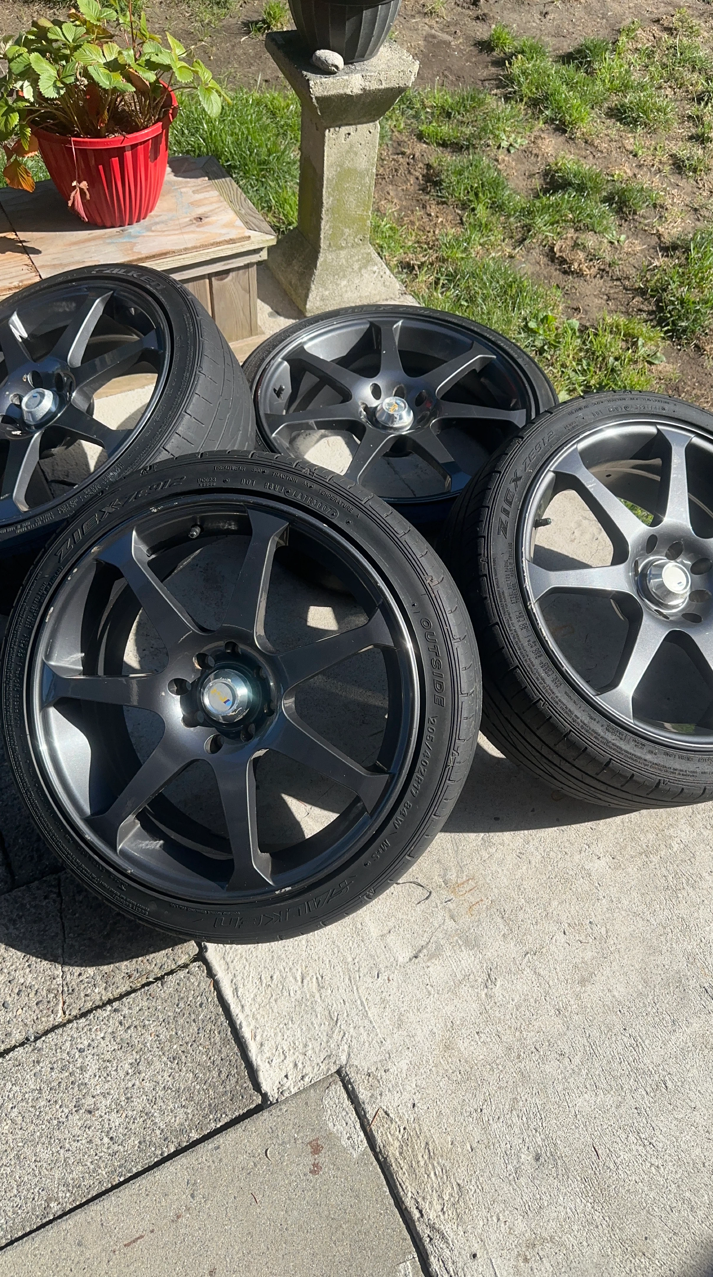 Falken Ziex ZE912 205/40ZR17 Tires - Set of 4 thumbnail