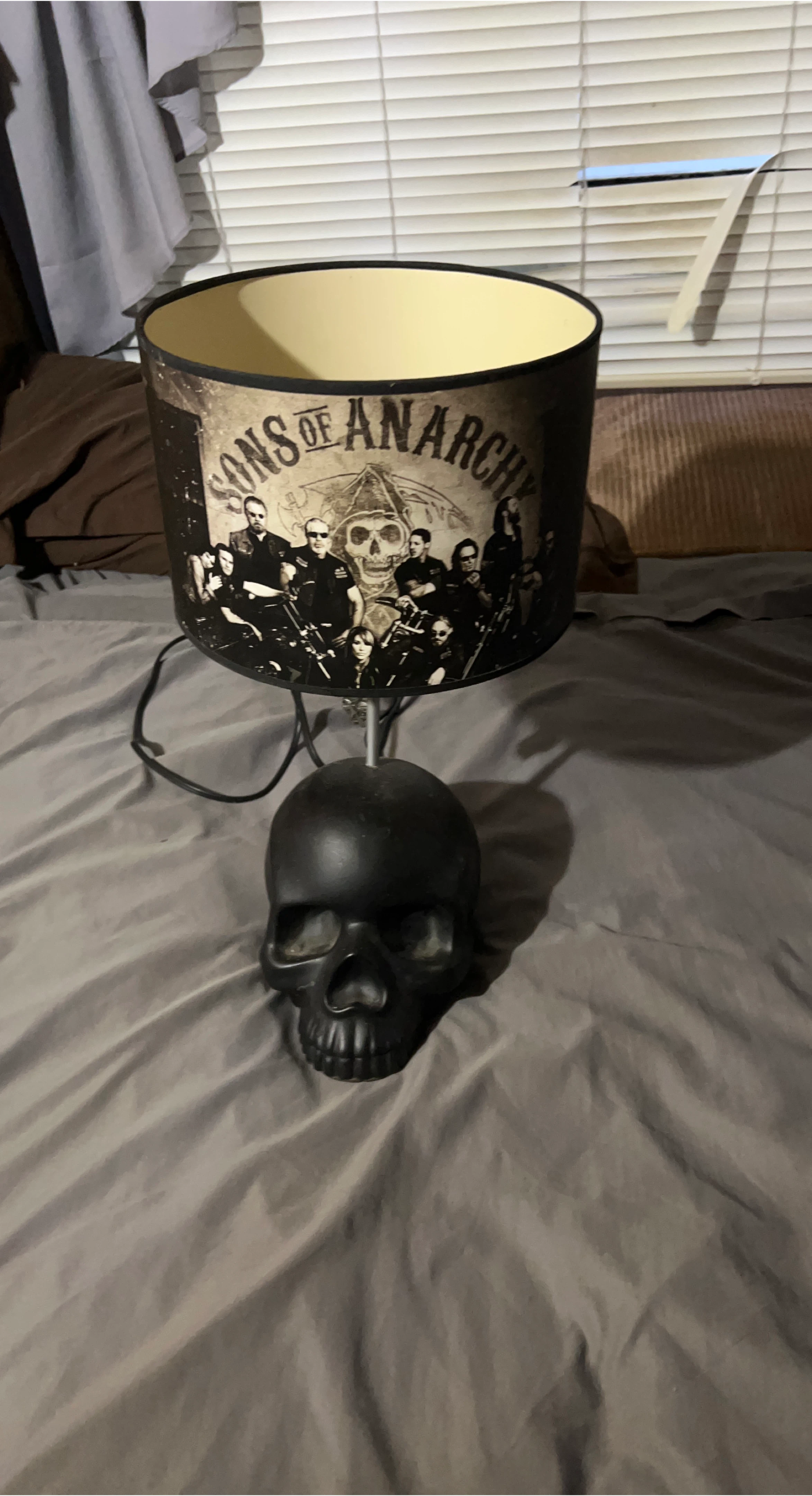 Sons of Anarchy Skull Lamp thumbnail