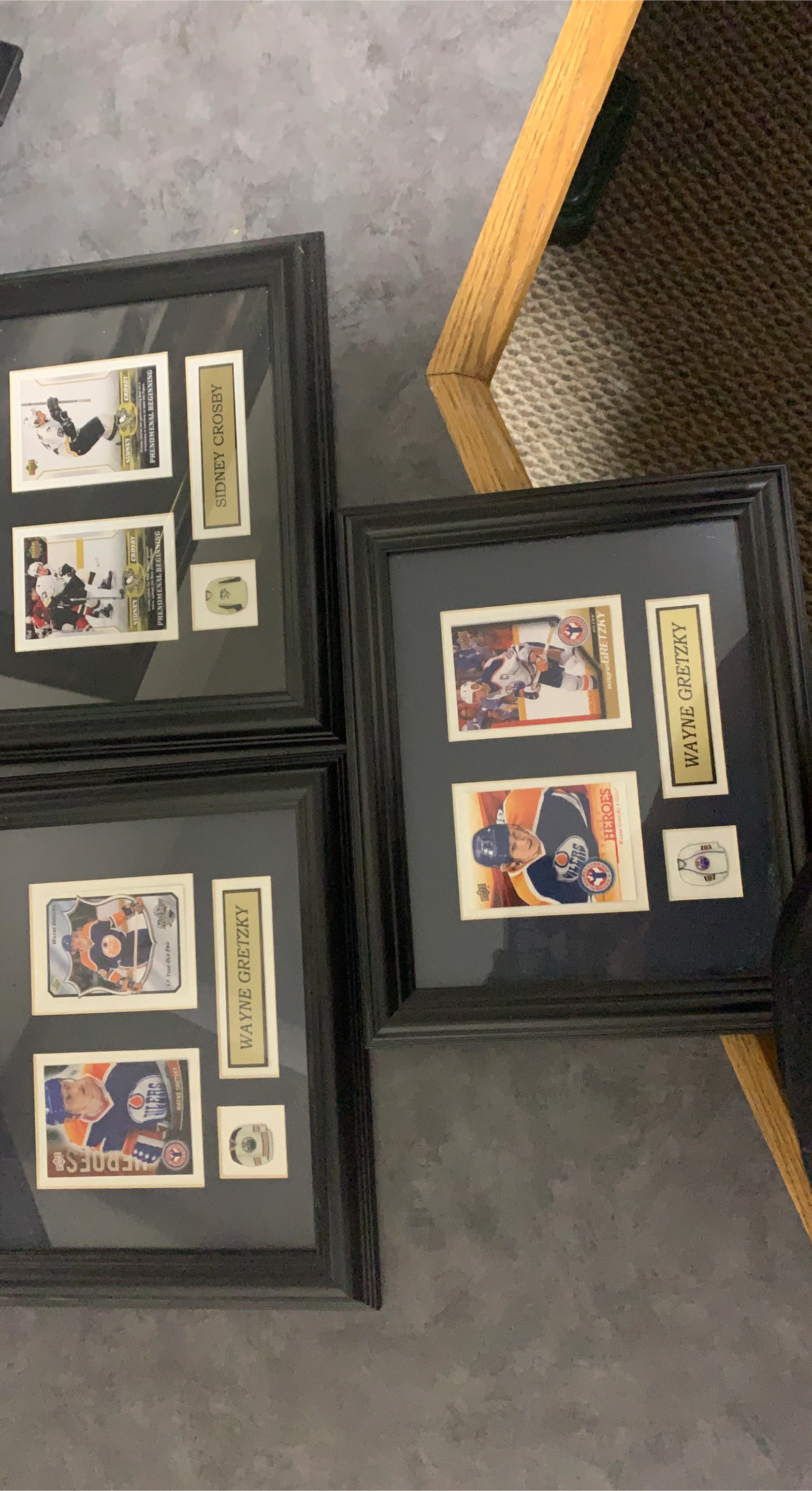 Framed Sidney Crosby & Wayne Gretzky Hockey Cards thumbnail