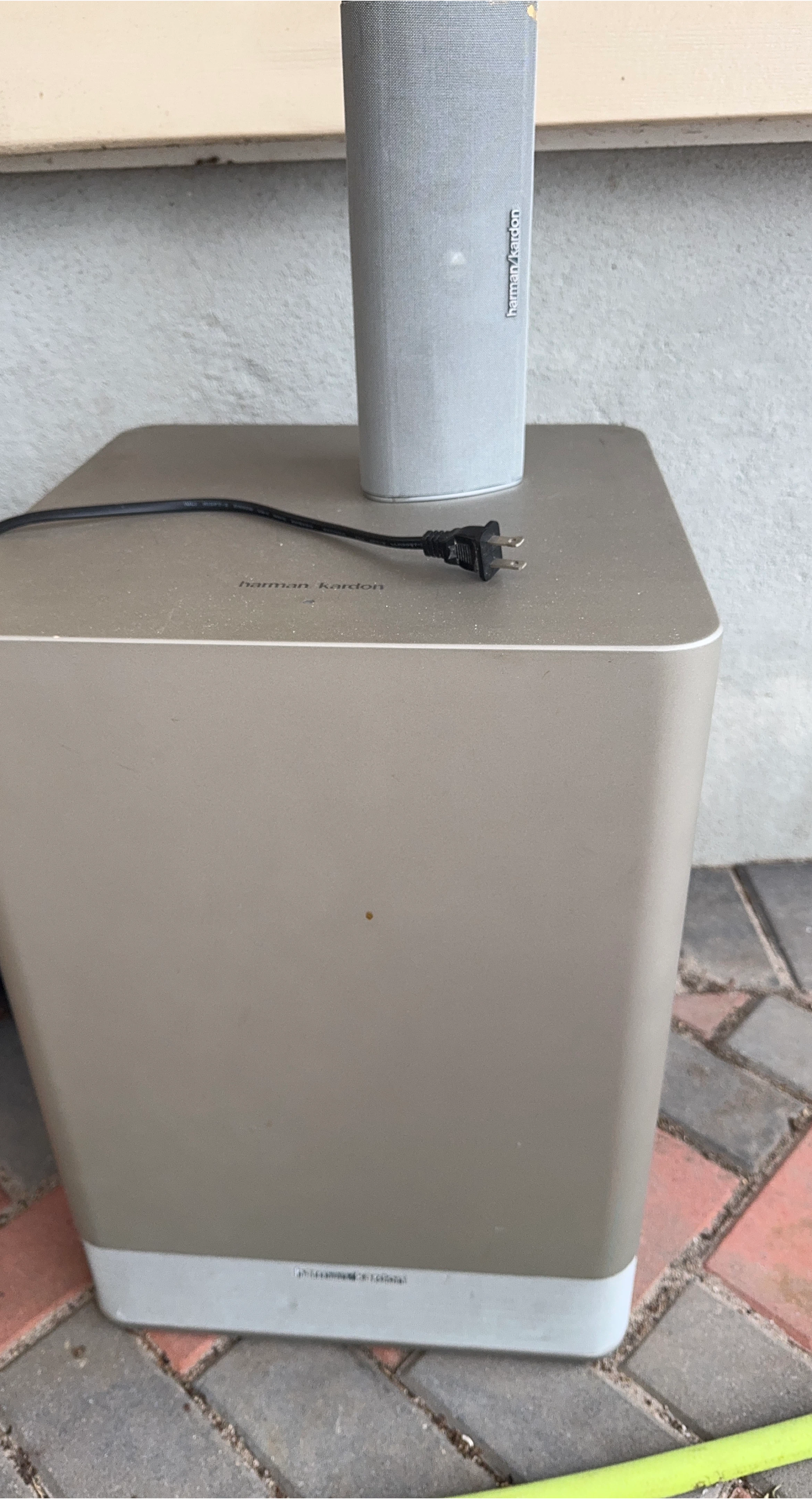 Harman Kardon Subwoofer thumbnail