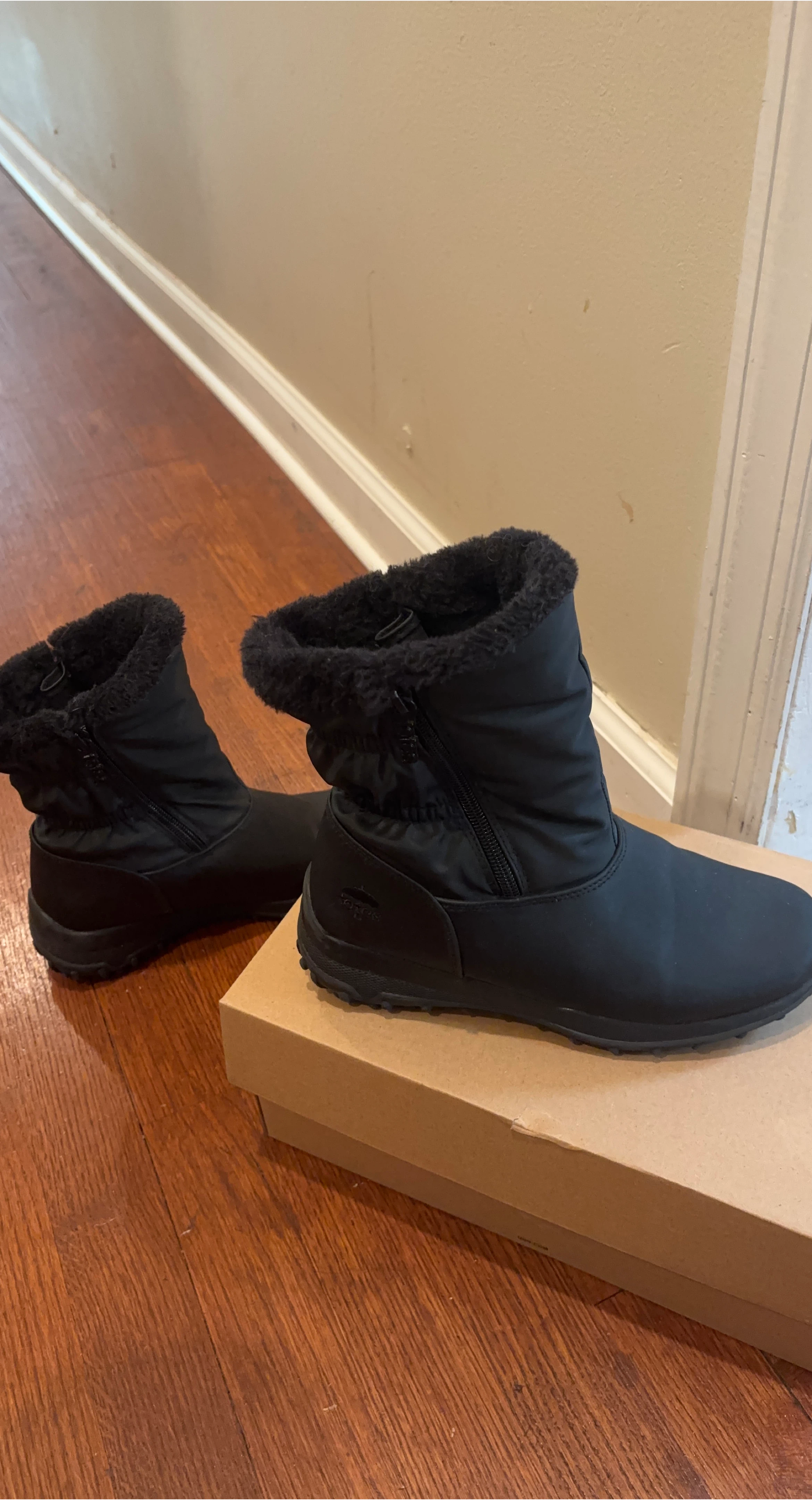 Sorel Women's Black Winter Boots thumbnail
