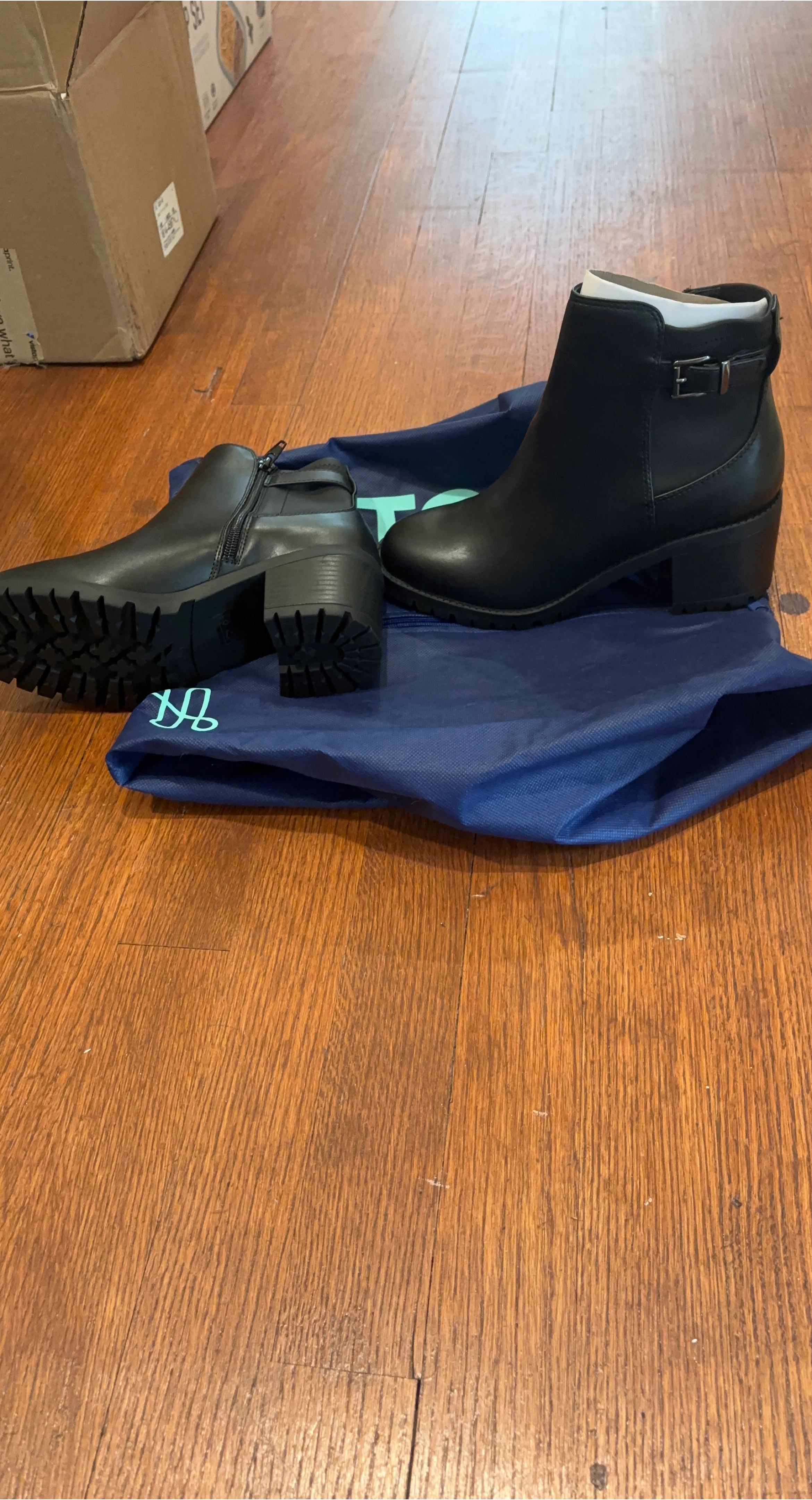 TOMS Black Ankle Boots thumbnail