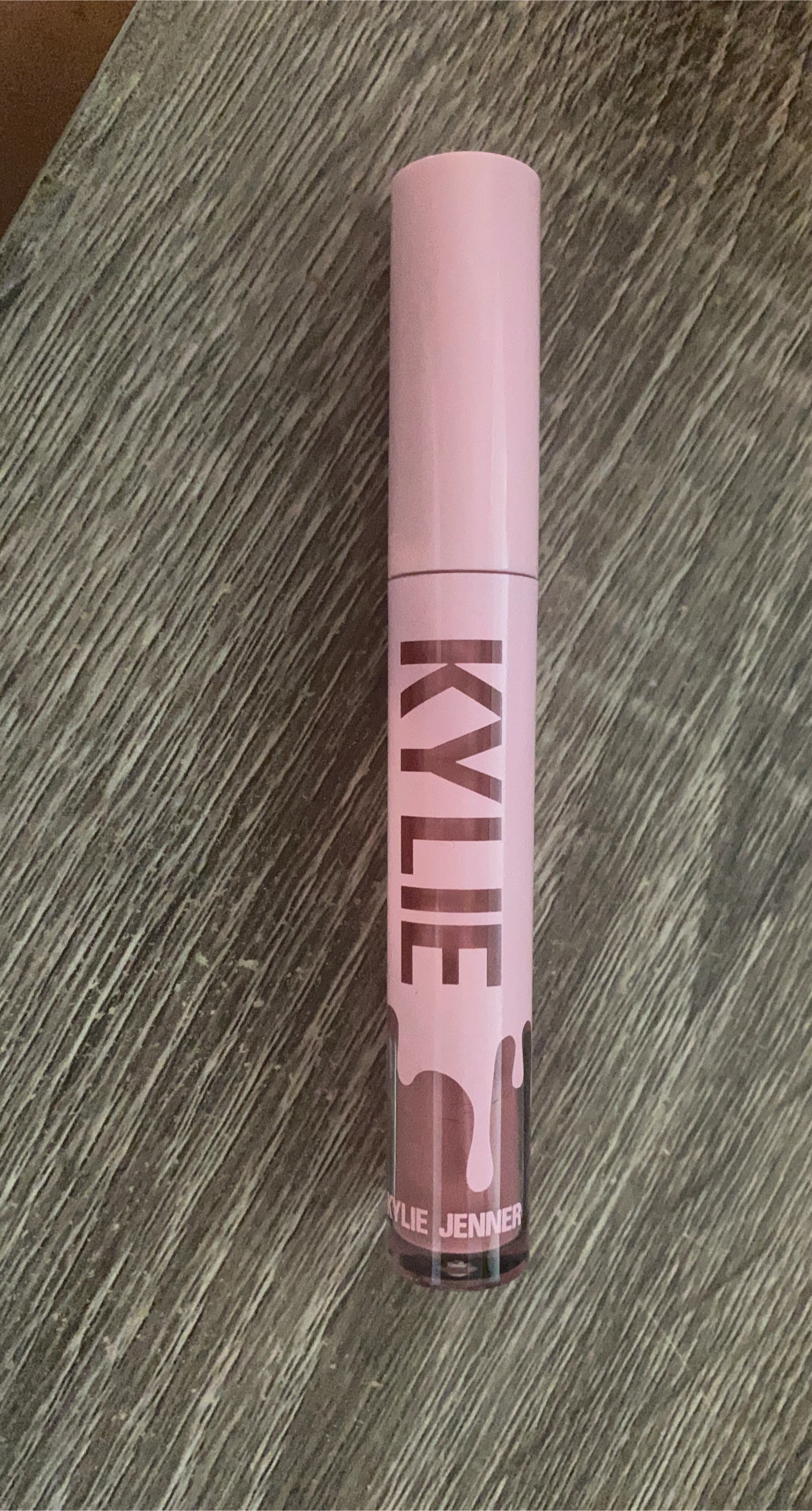 Kylie Jenner Lip Gloss thumbnail