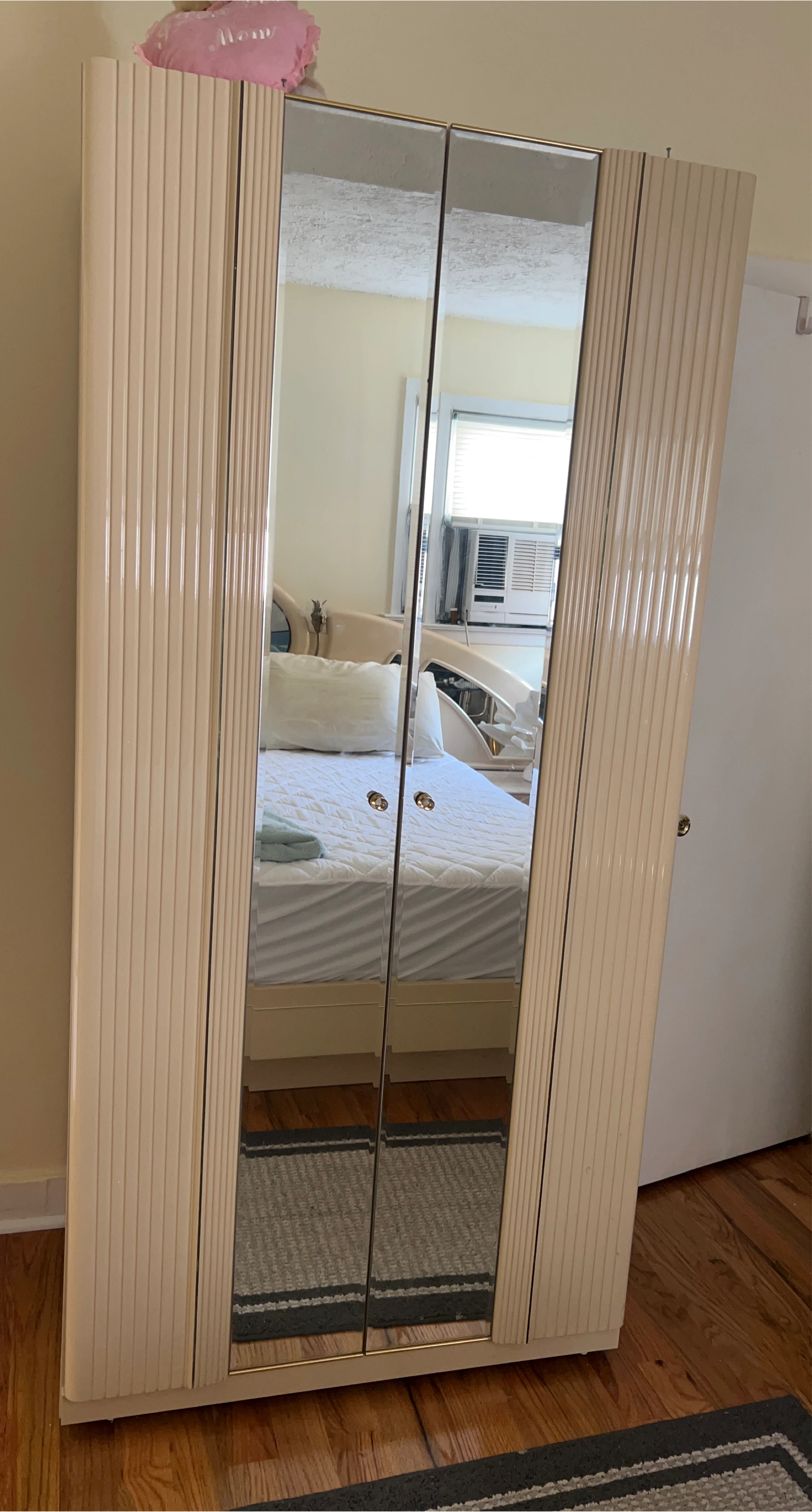 Mirrored Wardrobe thumbnail