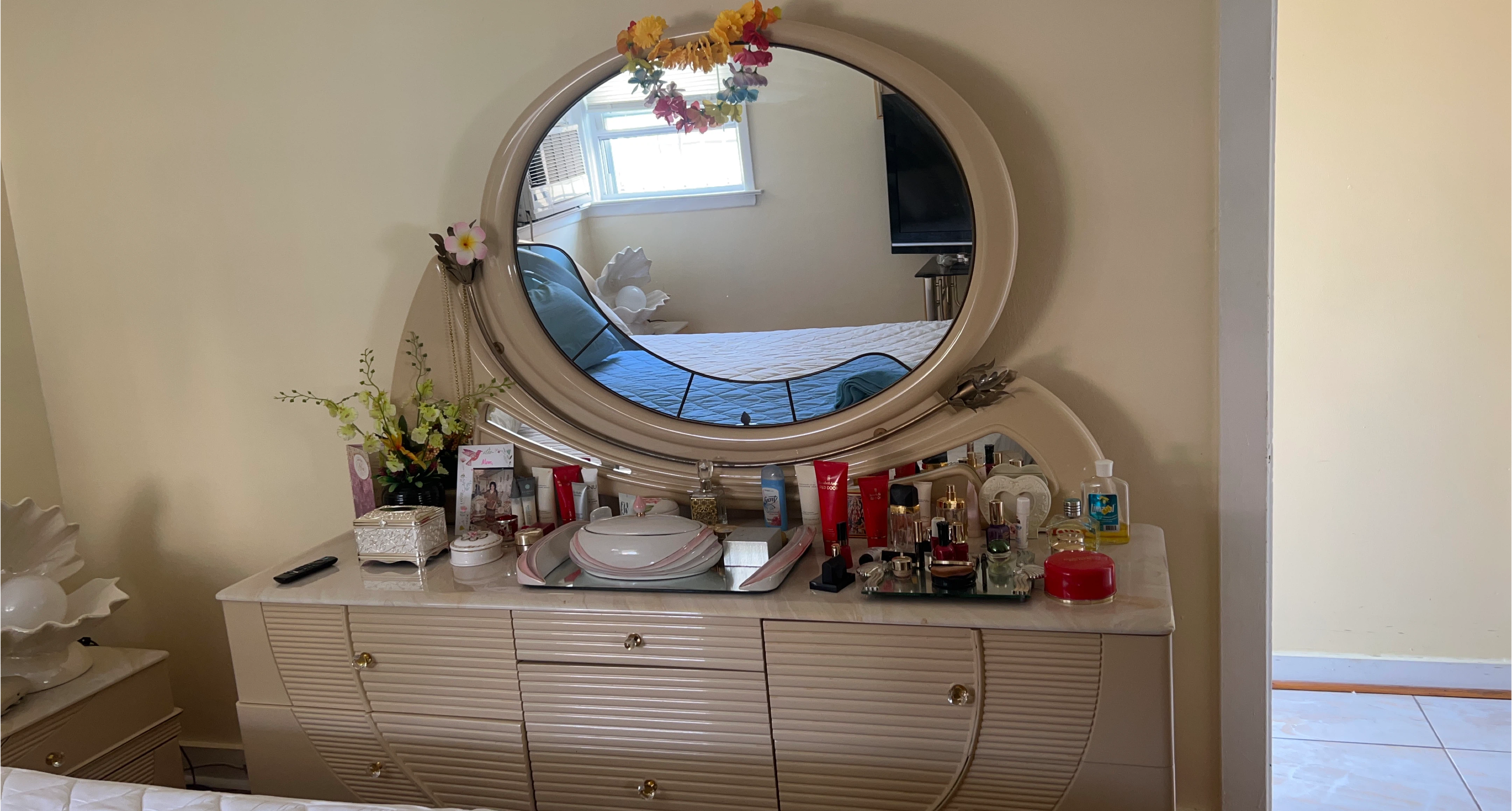 Vanity Dressing Table with Mirror thumbnail
