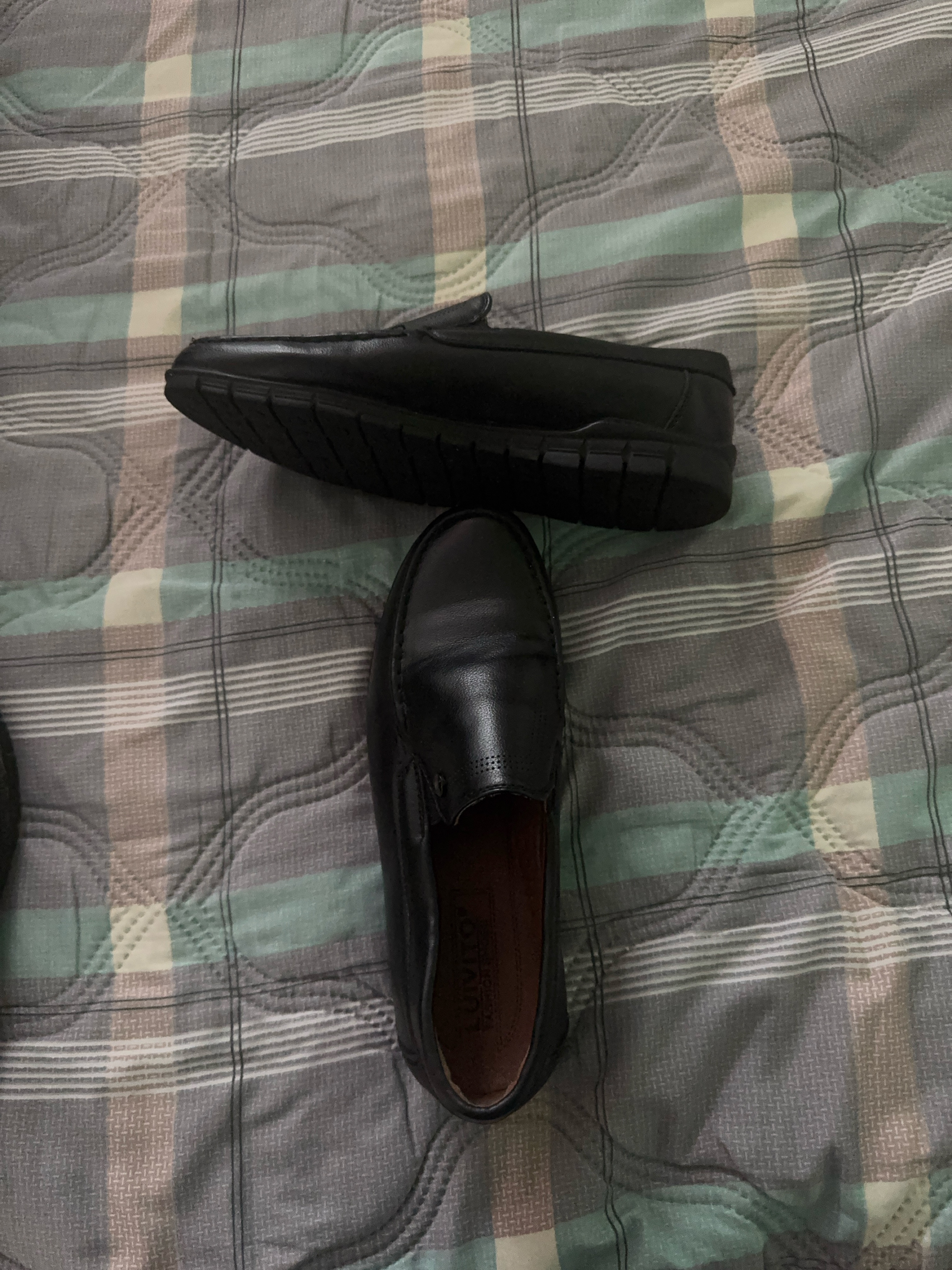 Luvito Men's Black Loafers