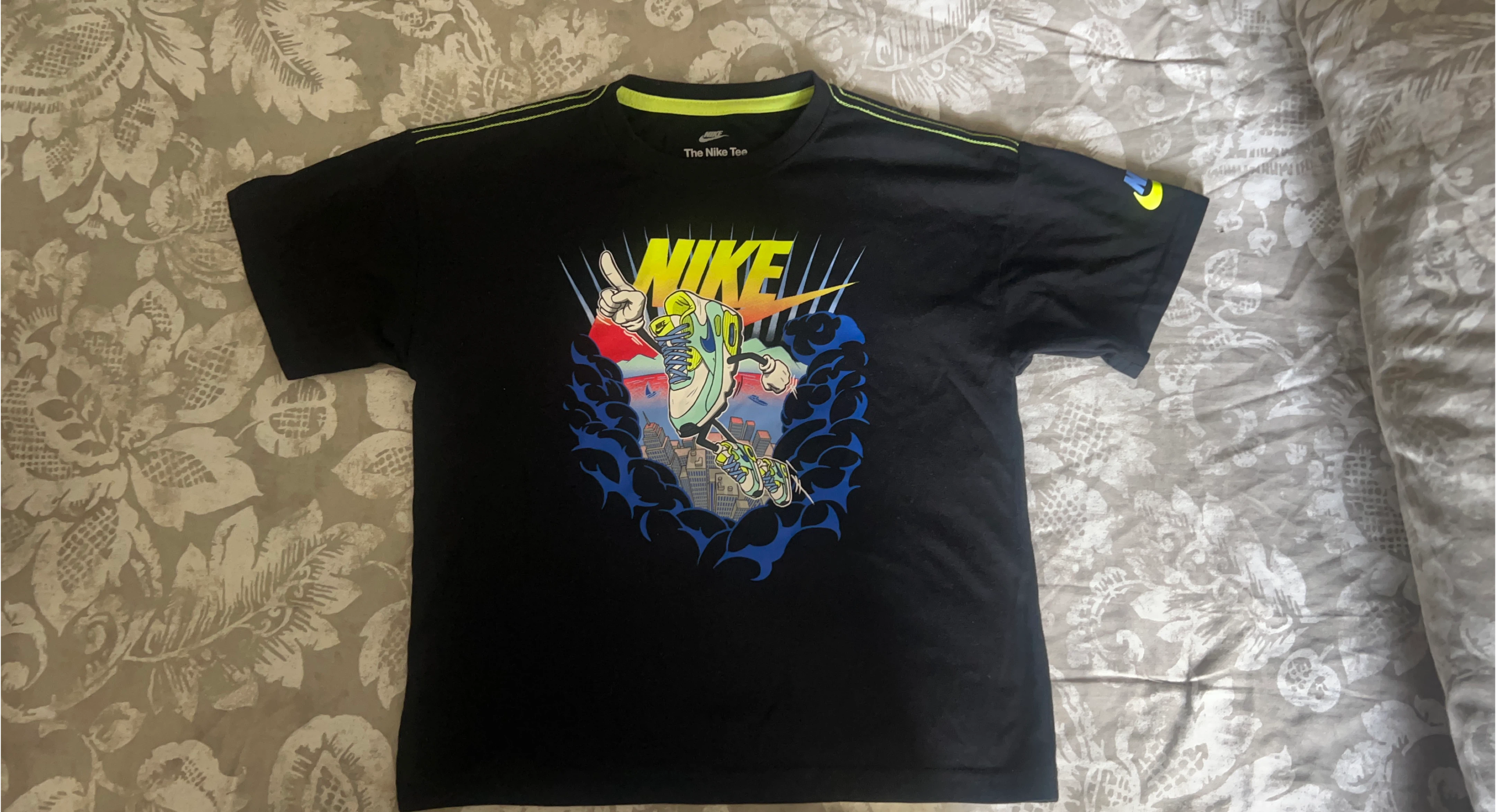 Nike 'The Nike Tee' Black Graphic T- shirt size 7 thumbnail