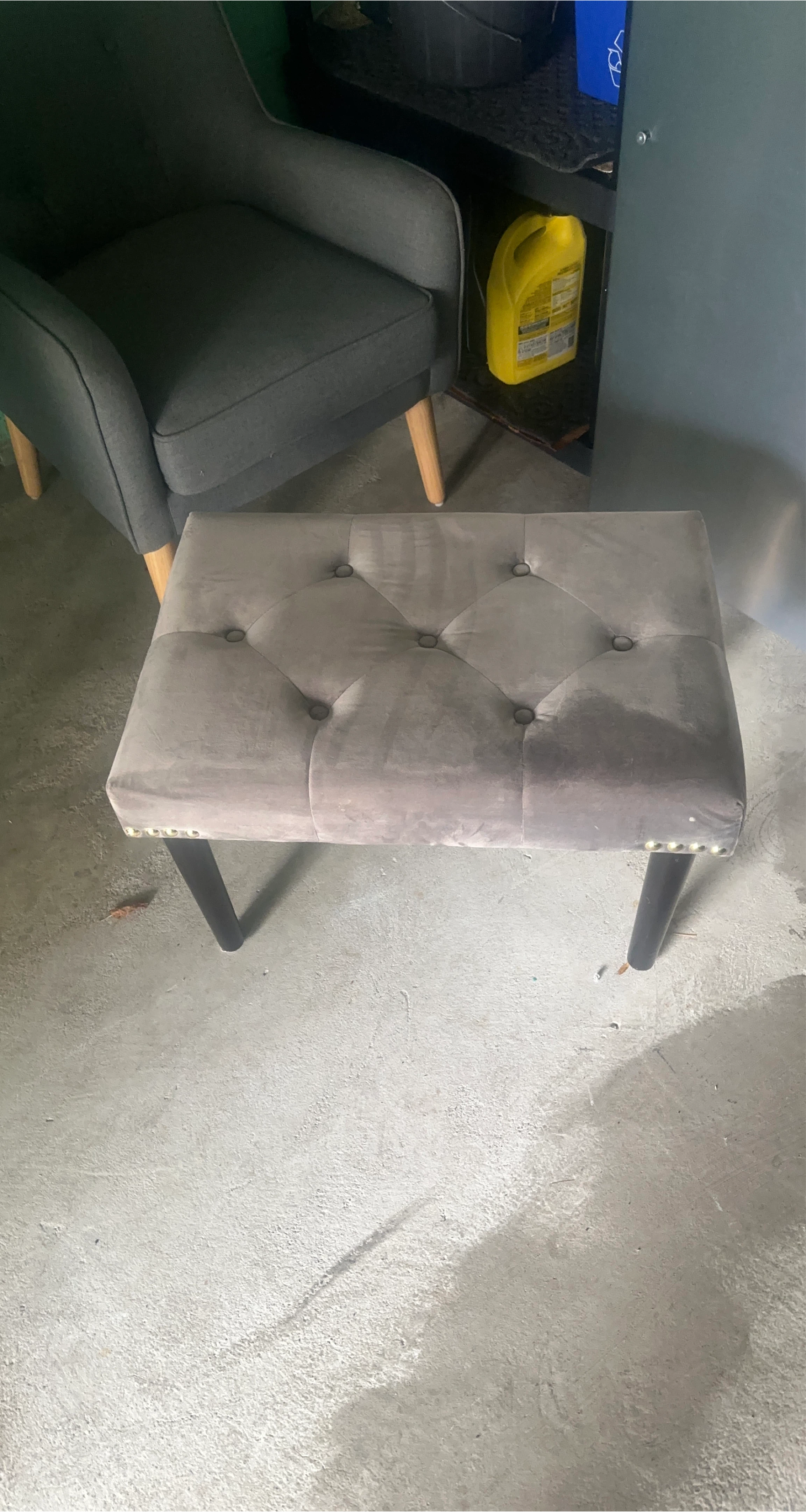 Grey Tufted Ottoman thumbnail