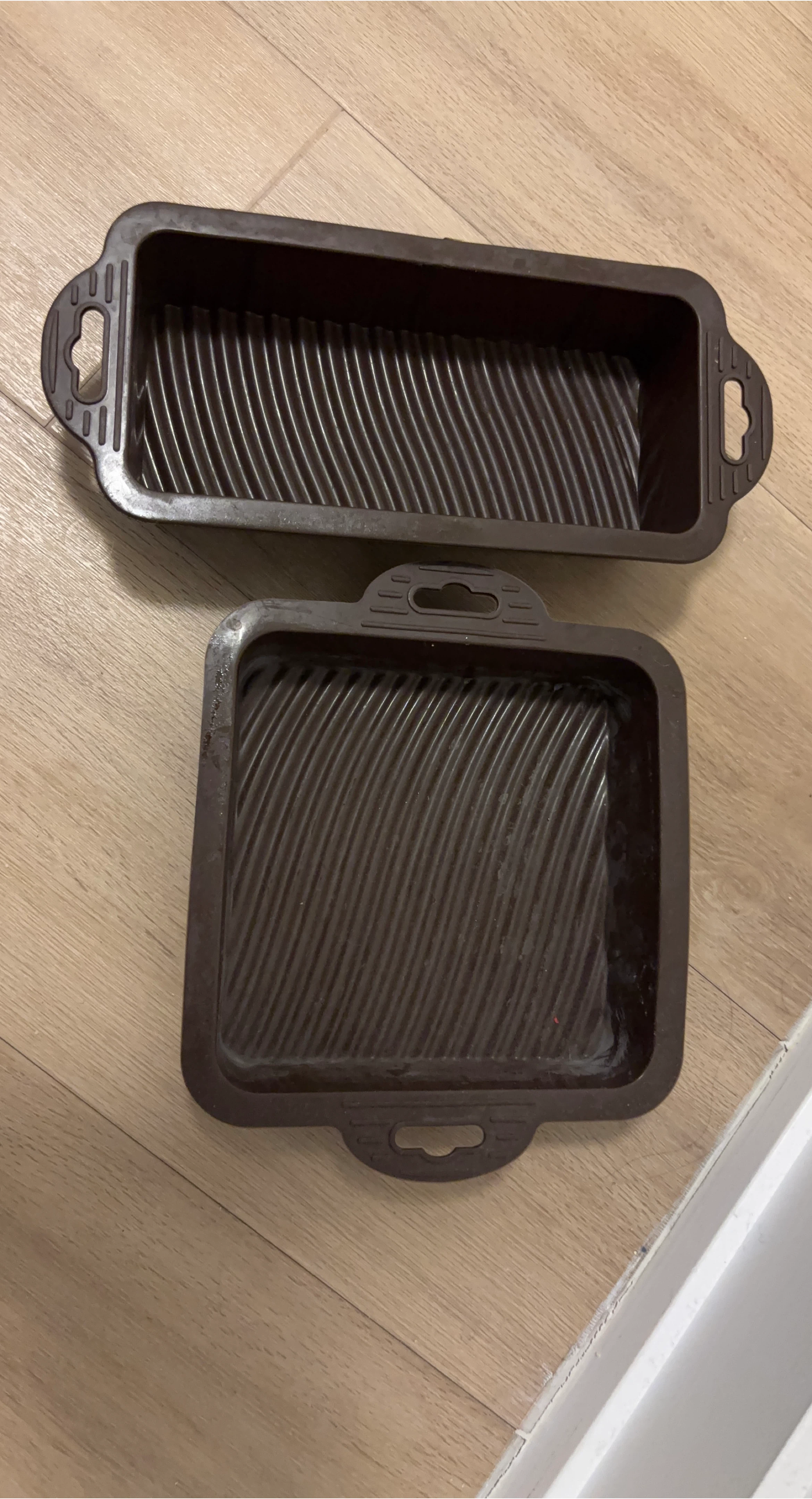 Silicone Baking Pans - Loaf & Square thumbnail