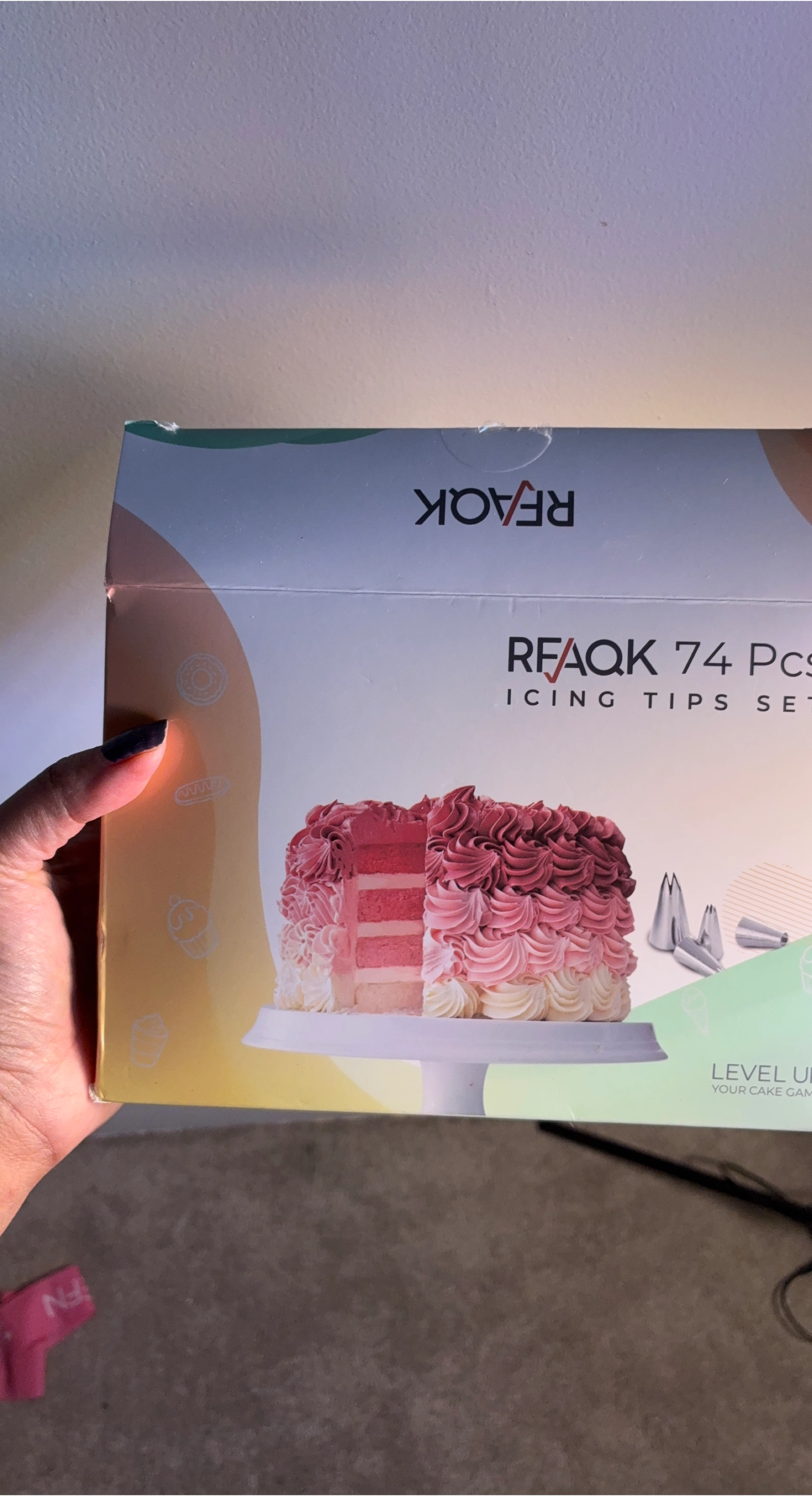 74 Pcs Icing Tips Set - Cake Decorating Kit