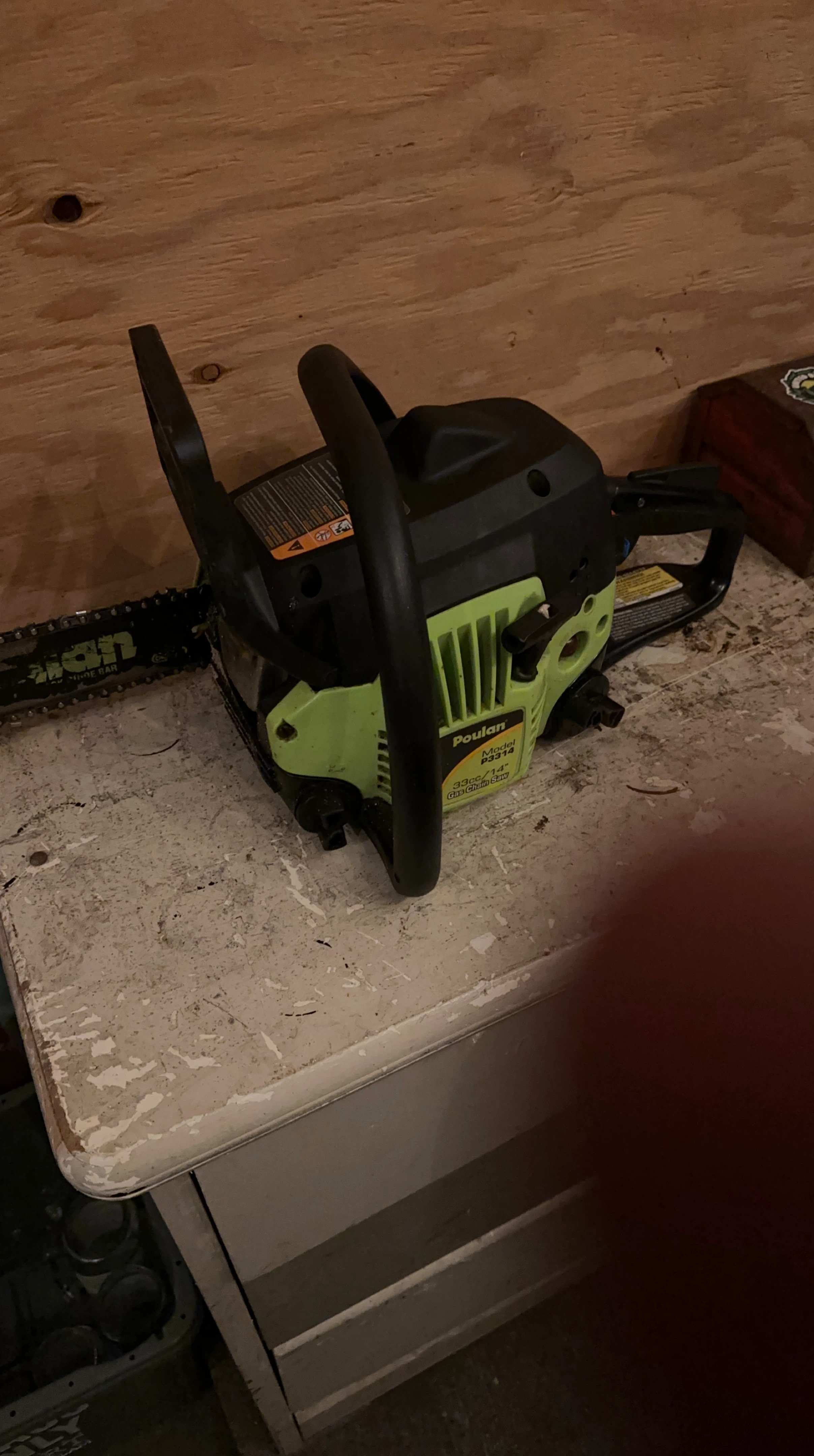Poulan P3314 33cc 14" Gas Chainsaw thumbnail