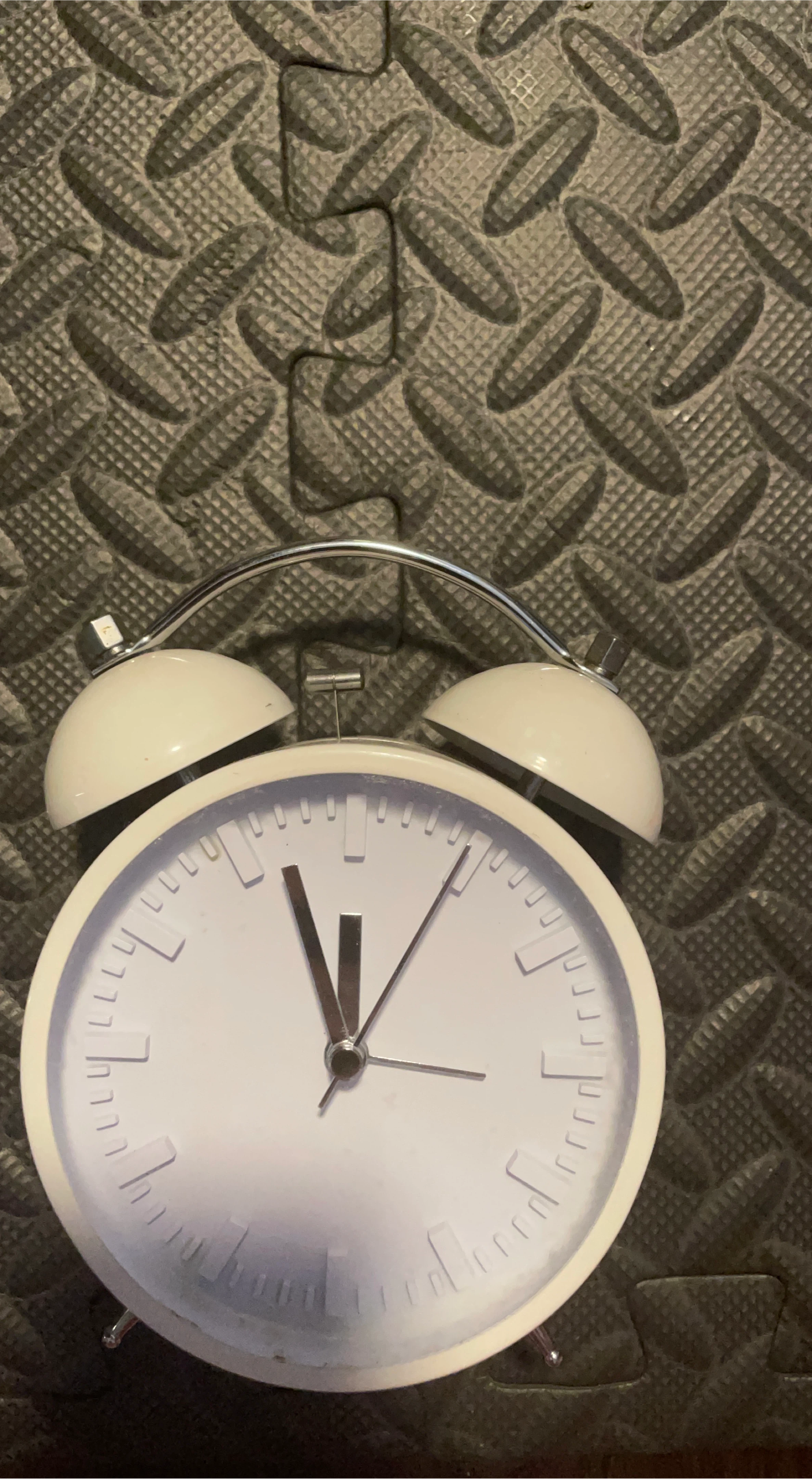 Round Battery Operated Table Clock thumbnail