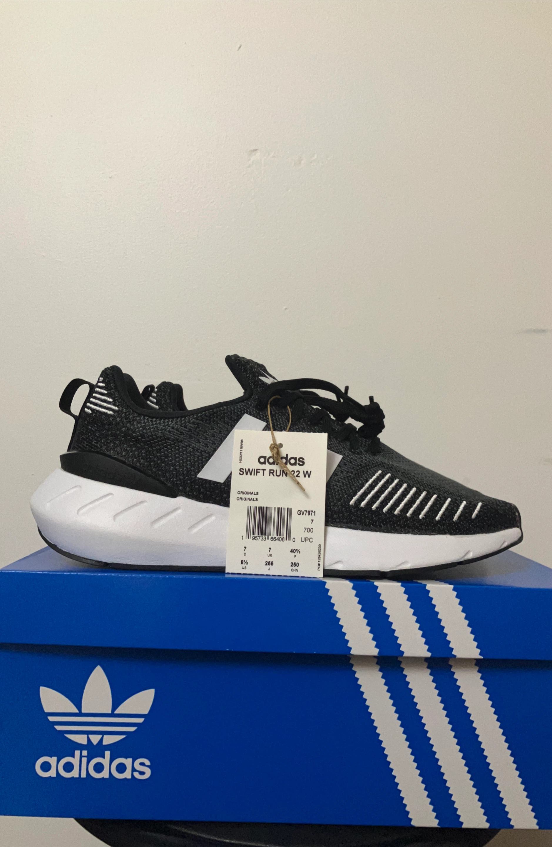 Adidas Swift Run 22 W Women's Shoes - Size 7 thumbnail