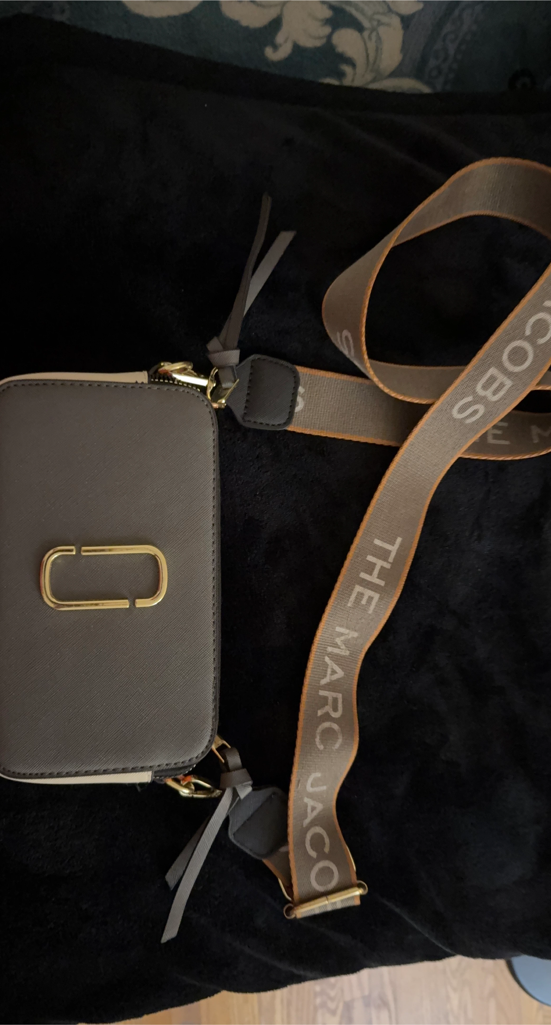 Marc Jacobs The Box Crossbody Bag thumbnail