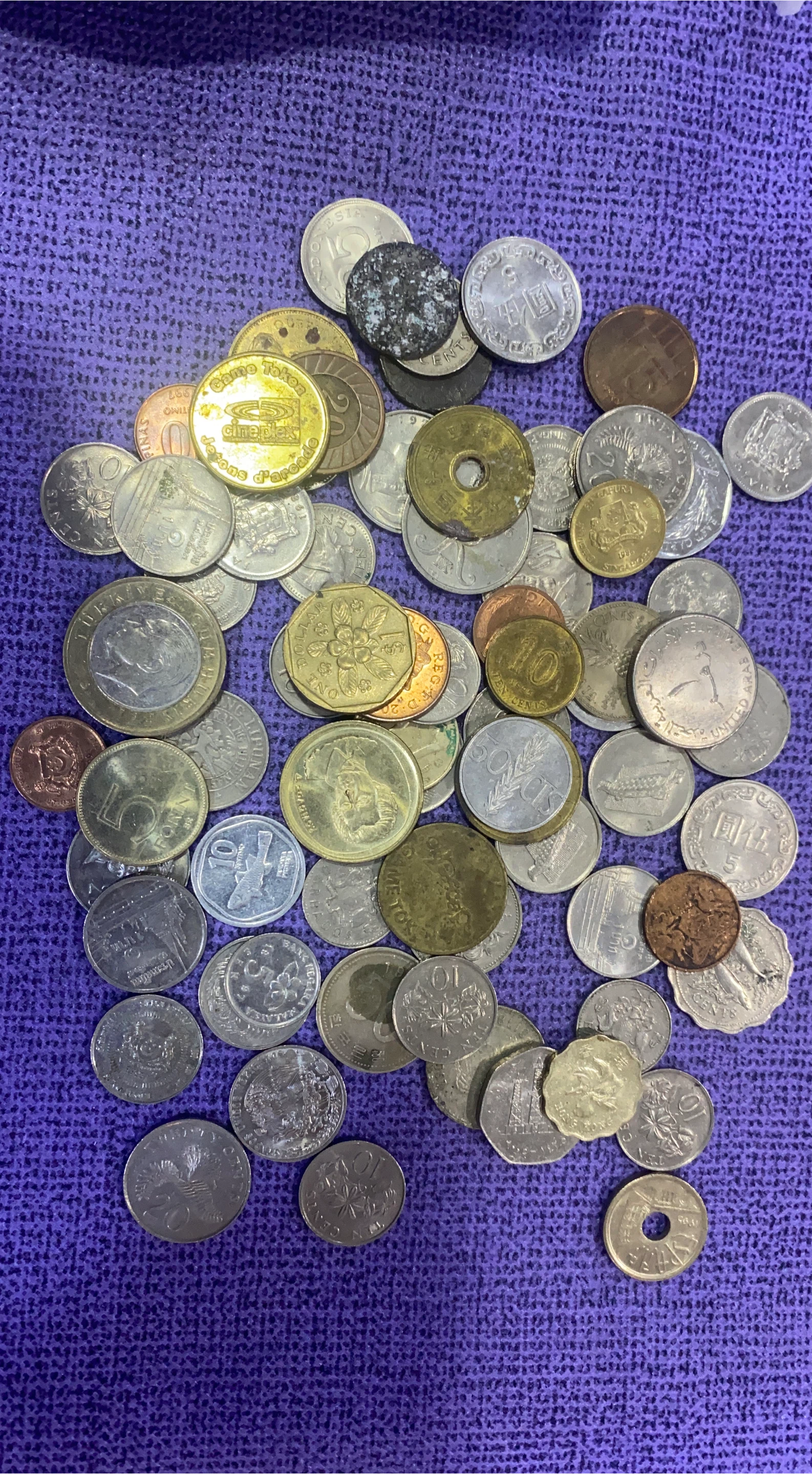 Bag of 72 World Coins thumbnail