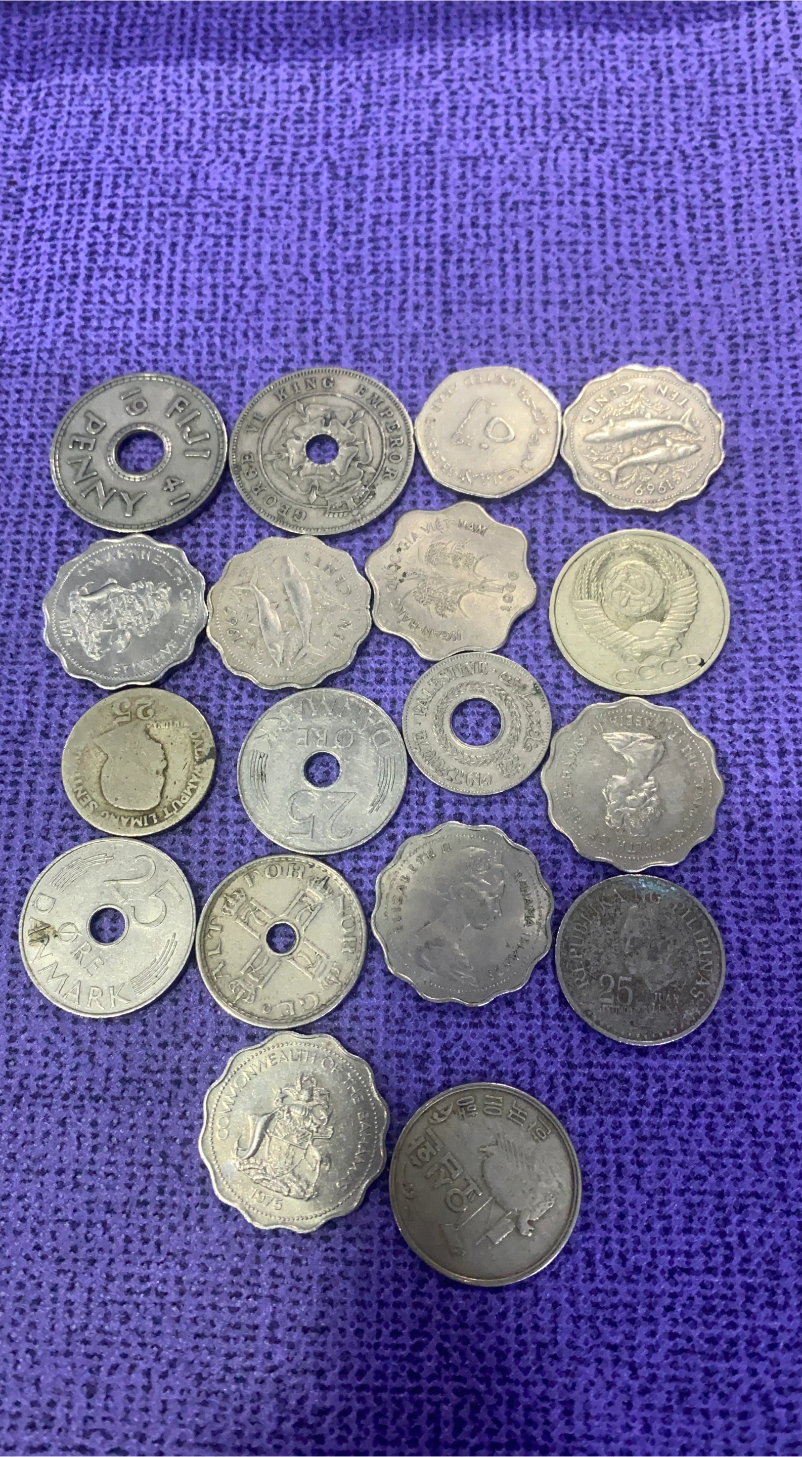 18 Word Coins - Collectible World Coins thumbnail