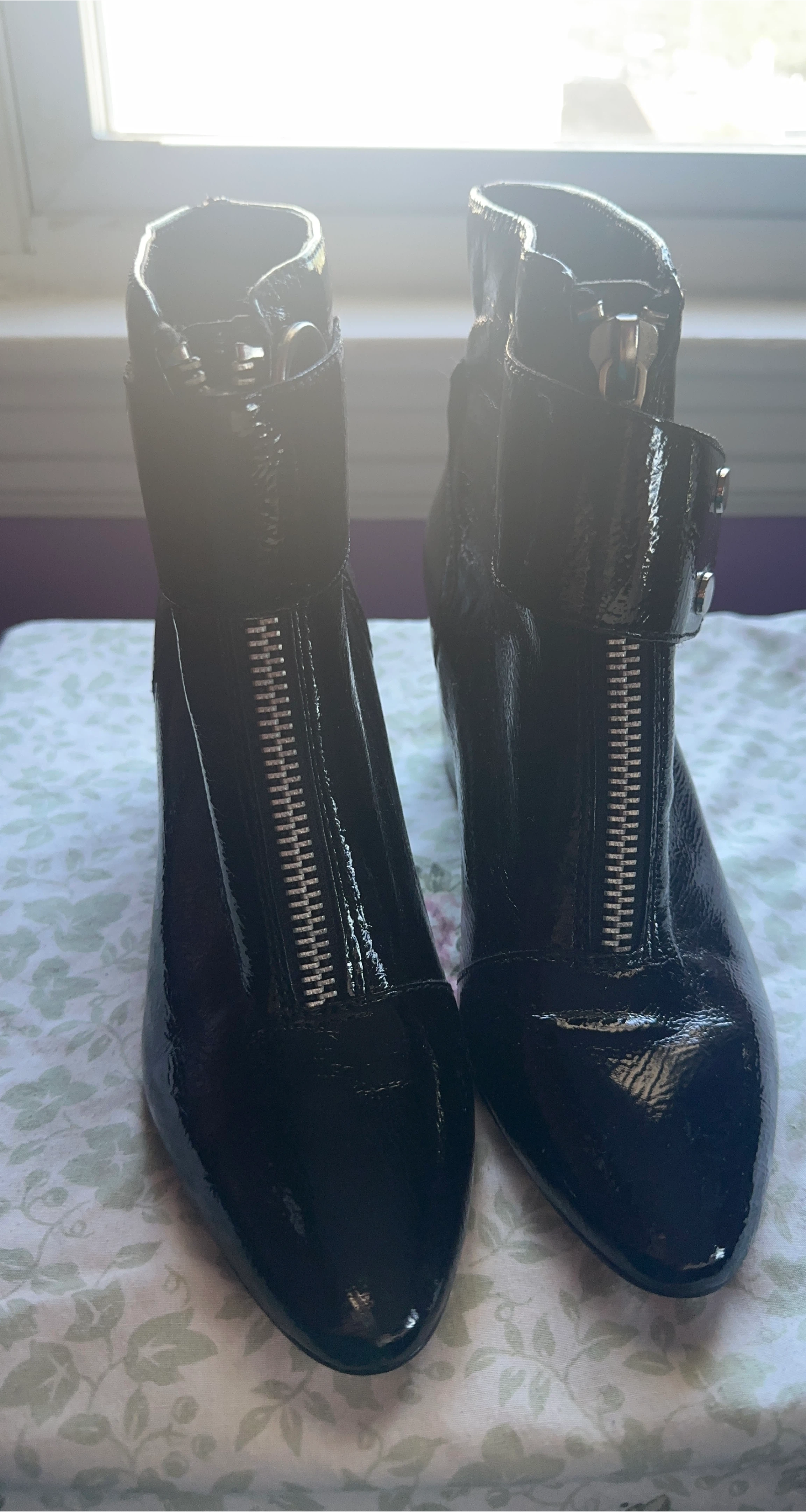 Dolce Vita Black Leather Ankle Boots thumbnail