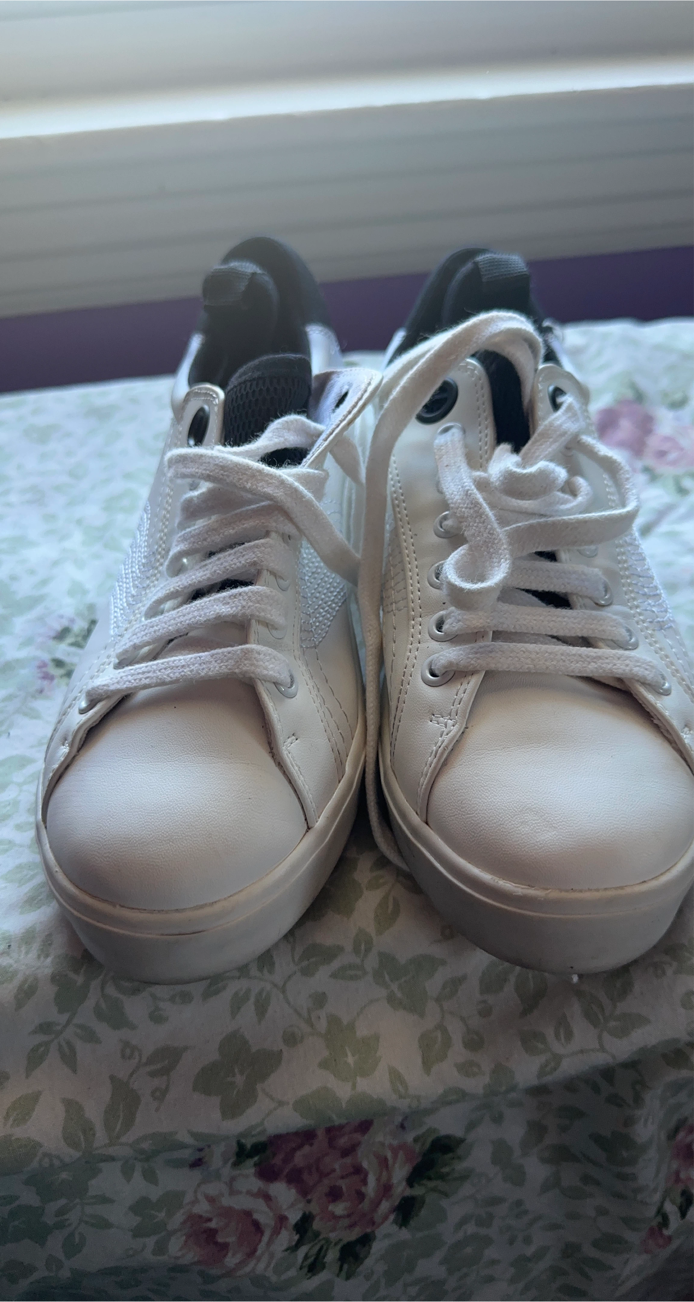 Zara Trafaluc White Sneakers - Size 7.5 thumbnail