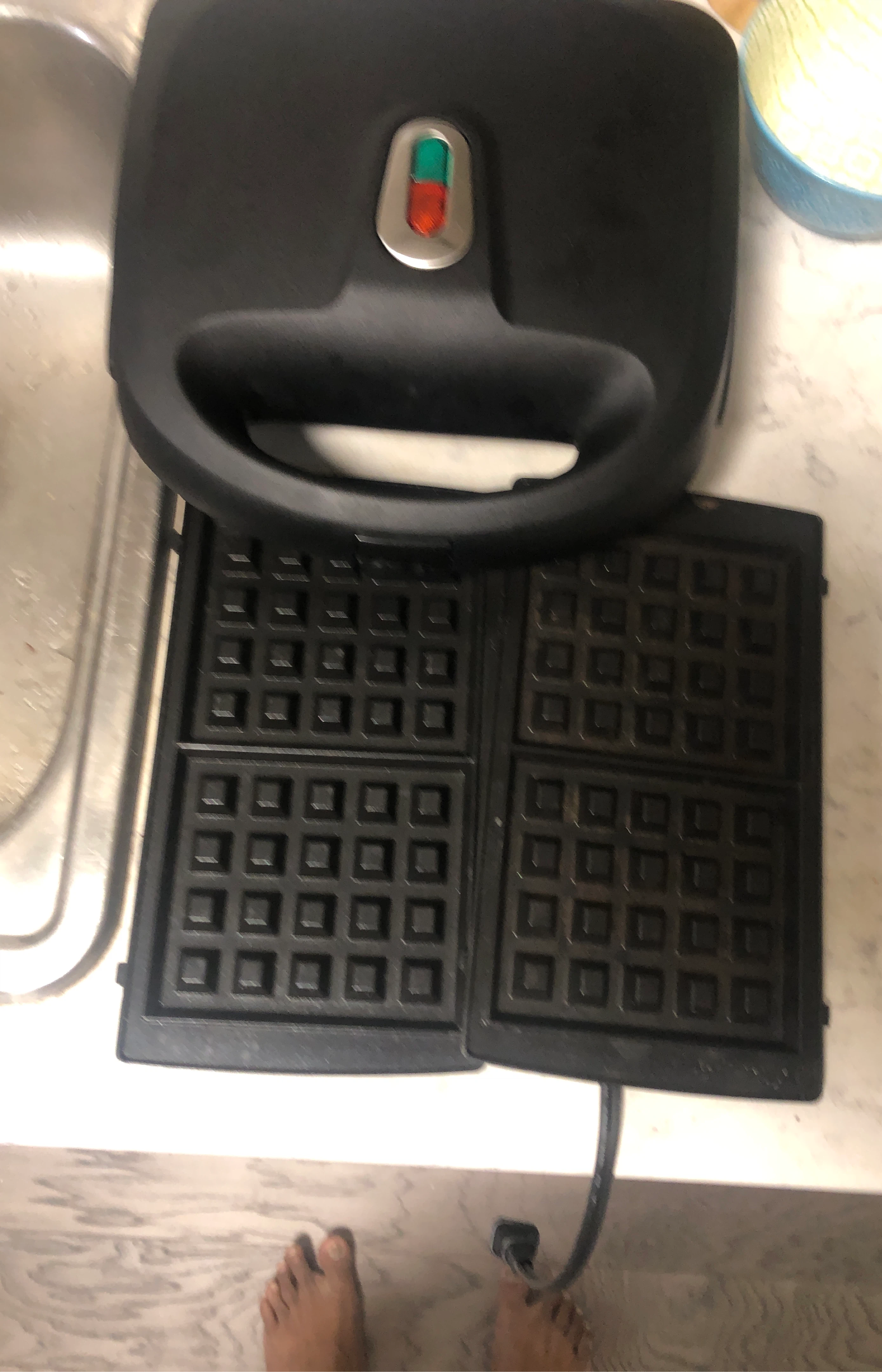Black Waffle Maker + Sandwich  Maker thumbnail