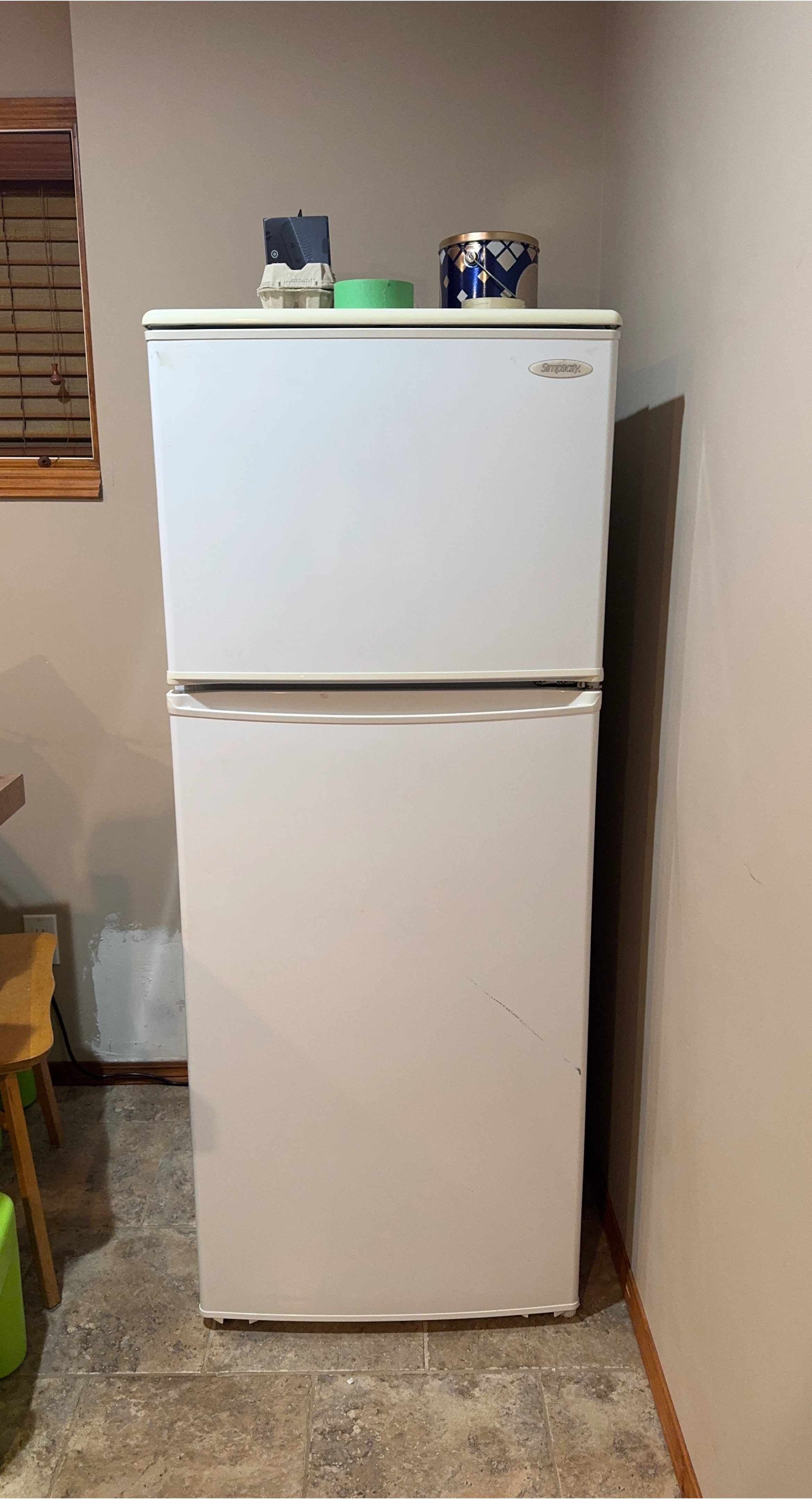 Simplicity White Top Freezer Refrigerator
