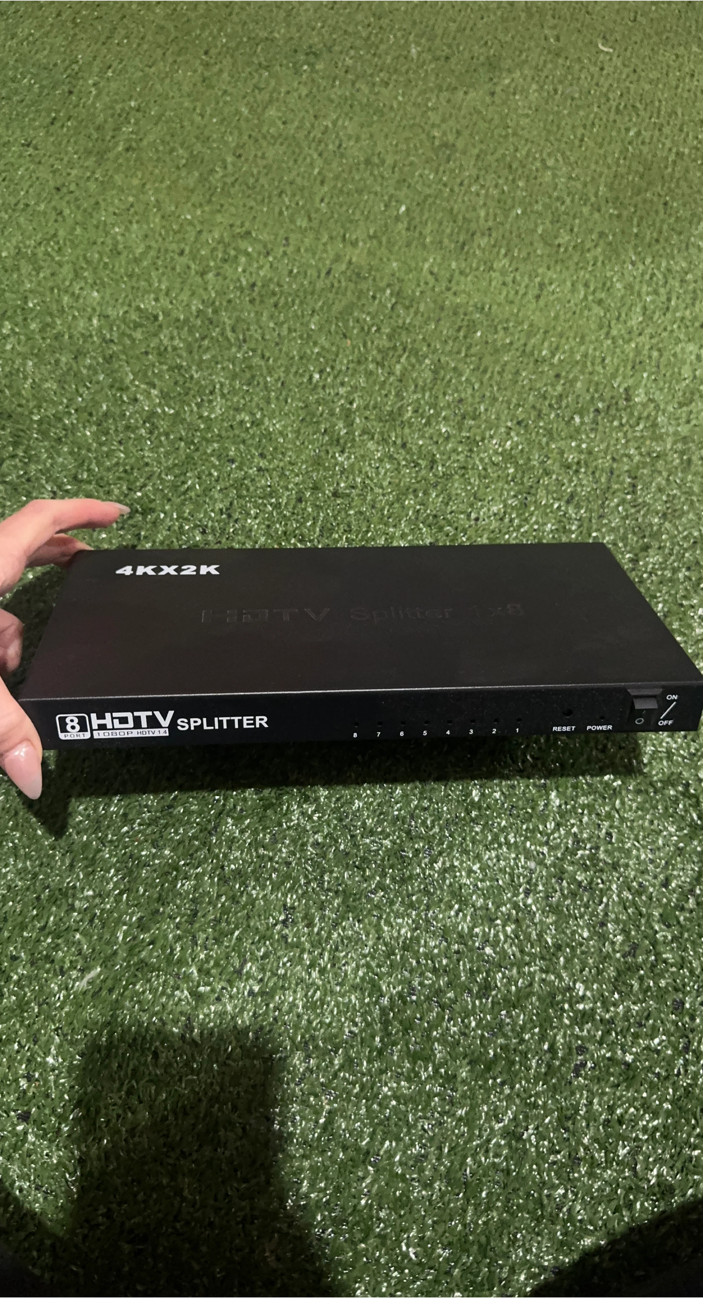 4KX2K 8 Port HDTV Splitter thumbnail