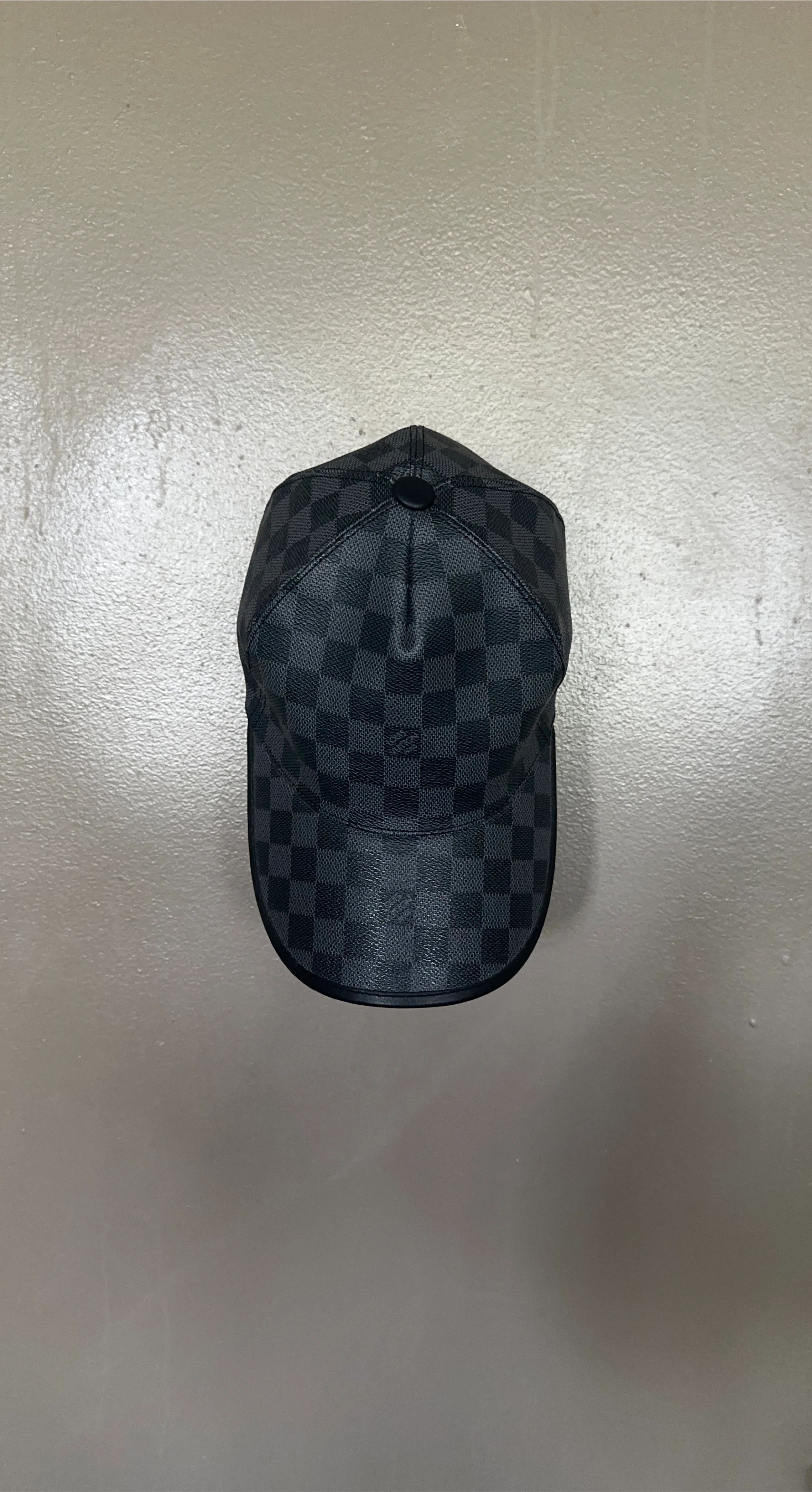Louis Vuitton Damier Graphite Cap thumbnail