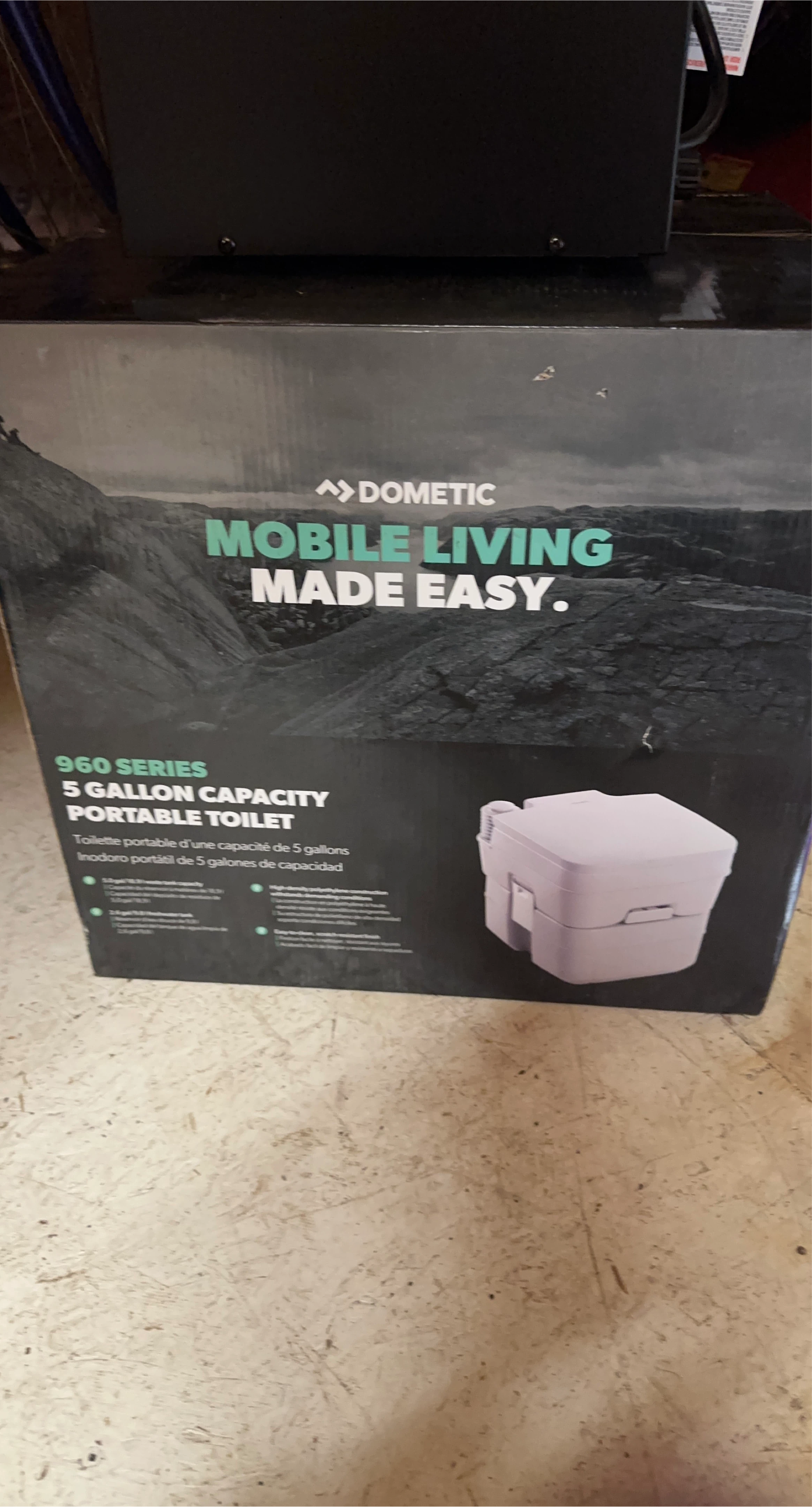 Dometic 960 Series 5 Gallon Portable Toilet thumbnail