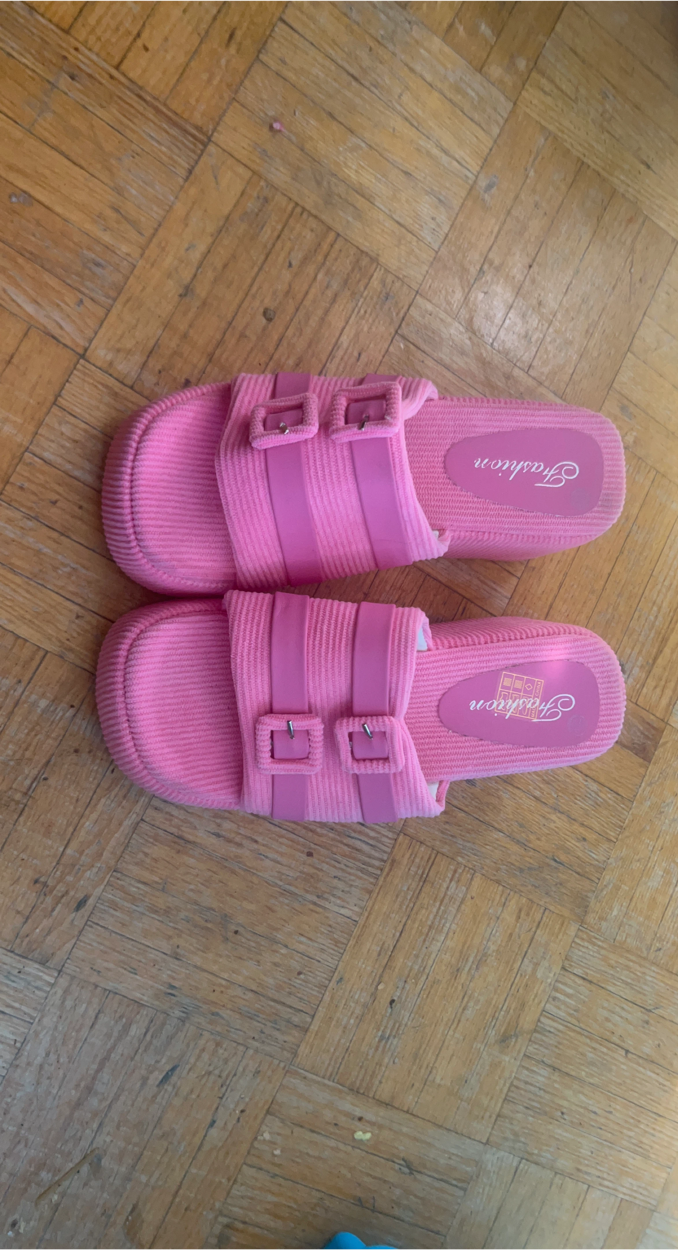 Pink Fashion Slides
