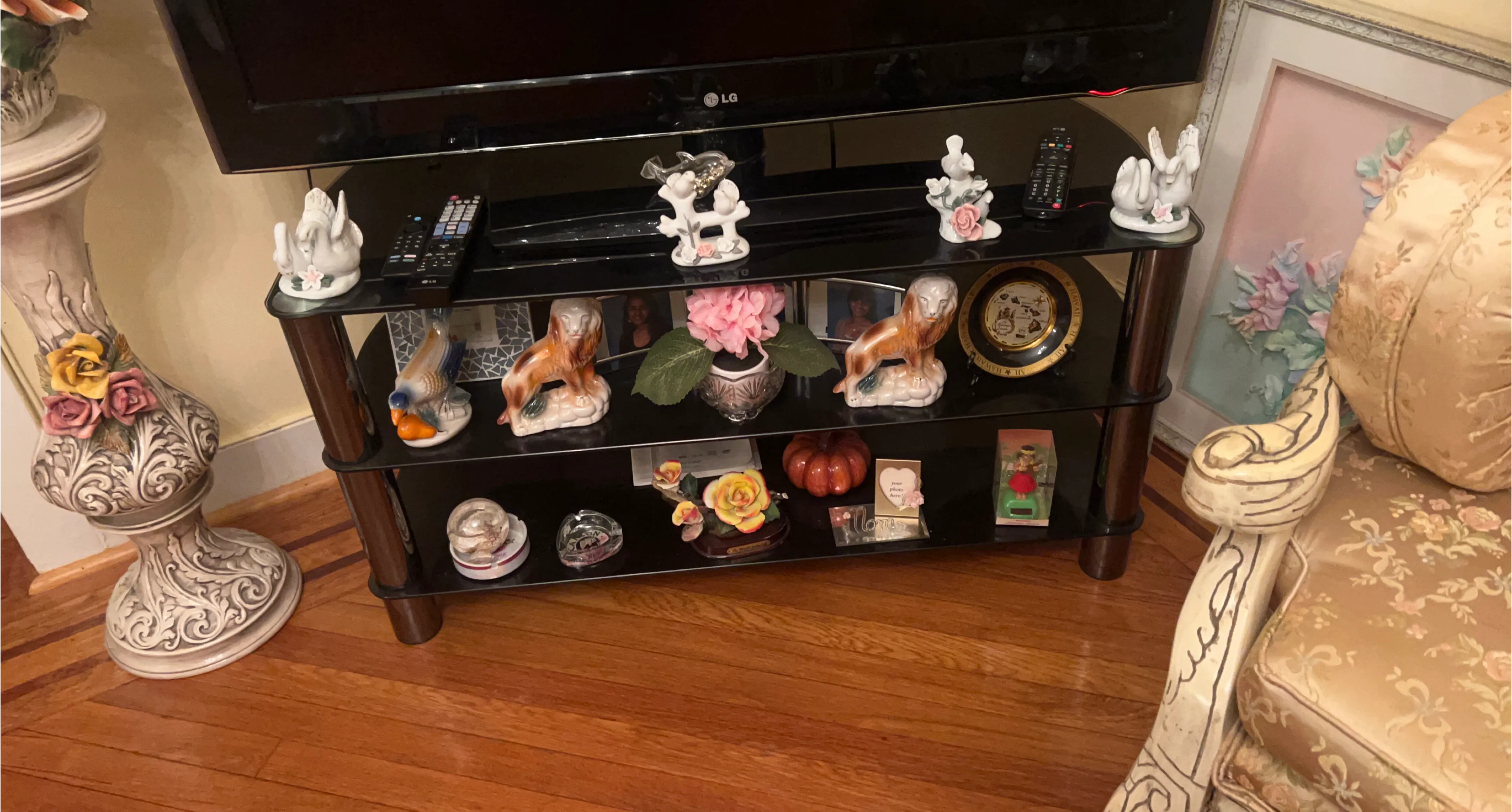 Assorted Home Decor Items