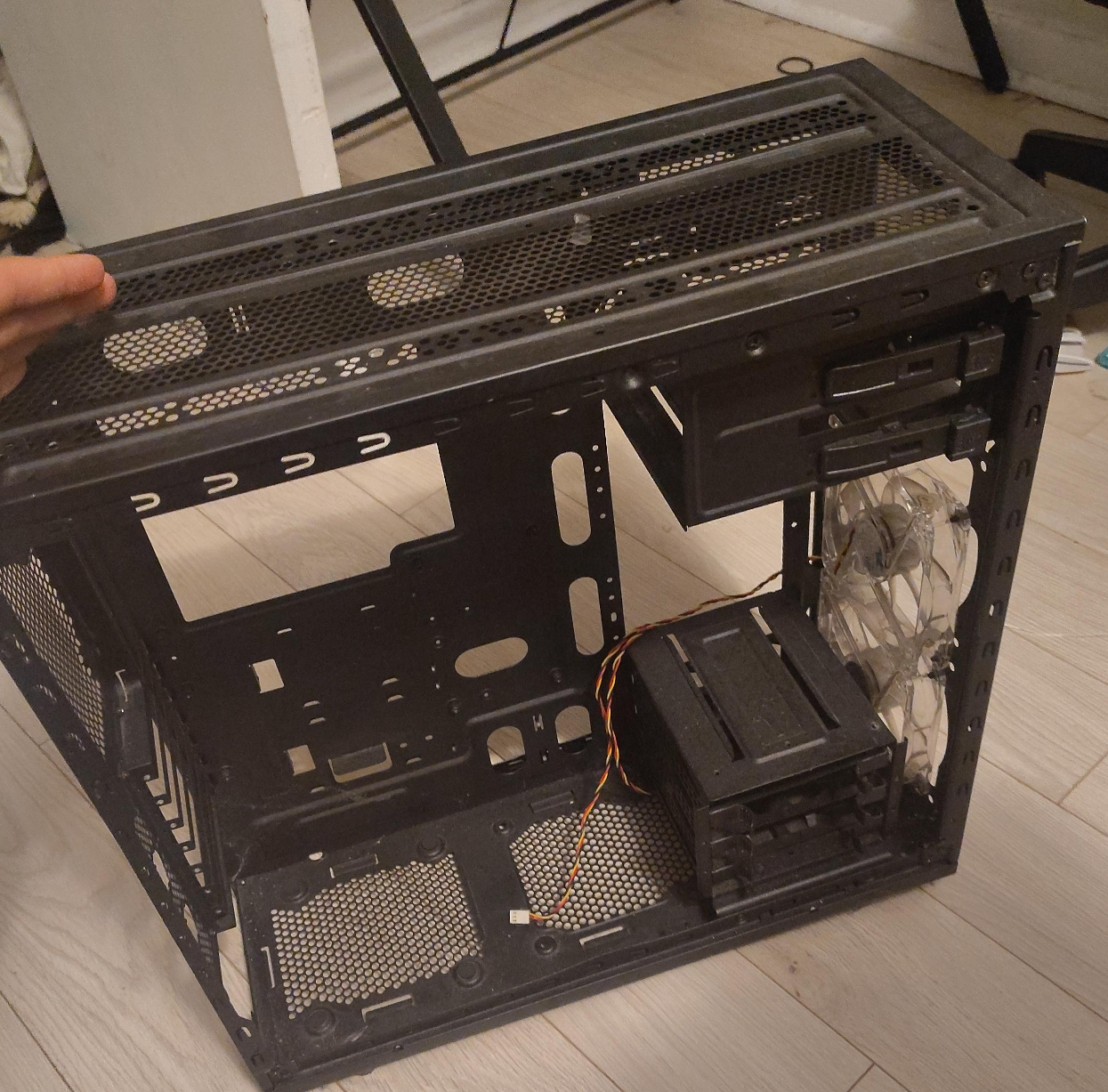 PC Case - Black image indicator(1)