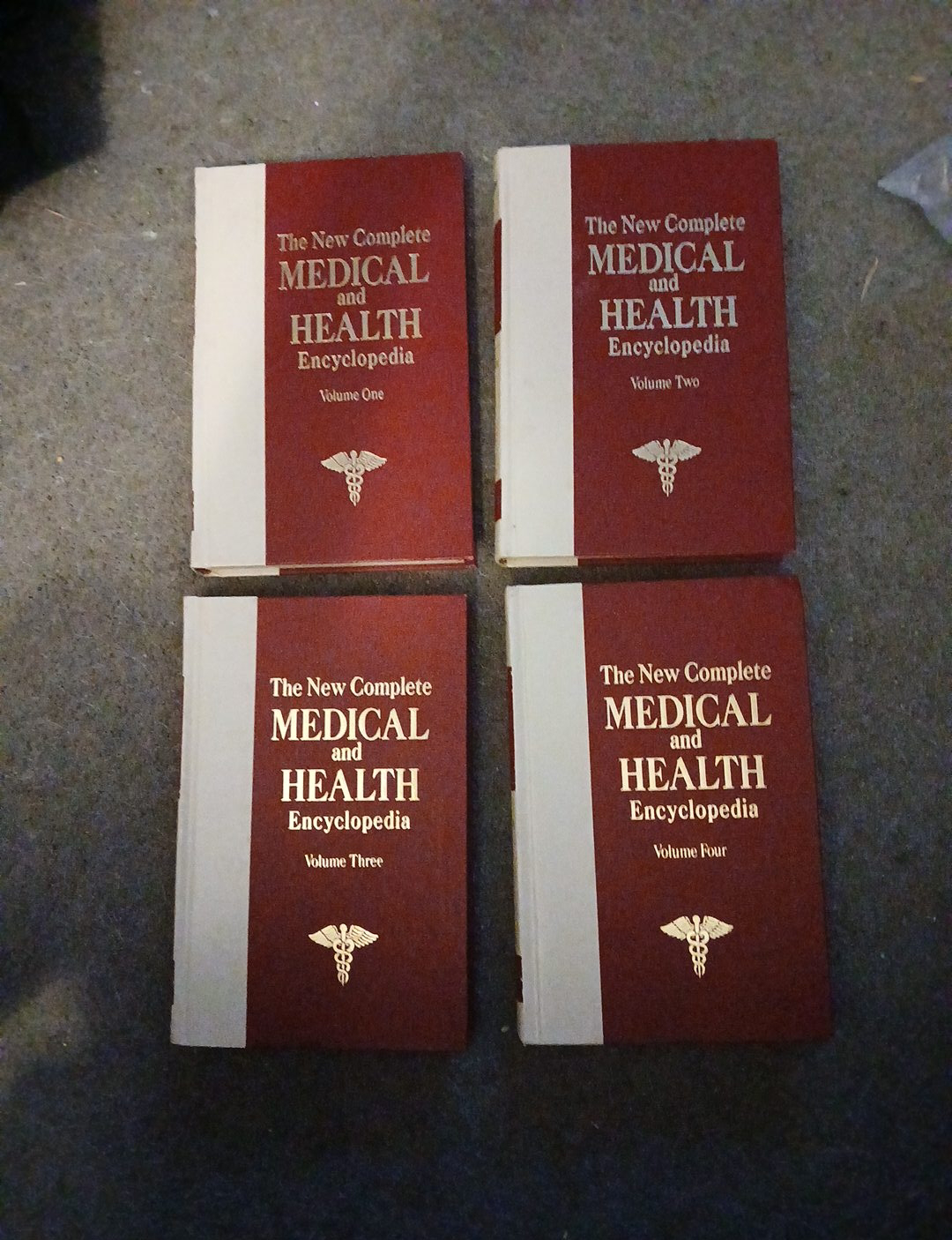 The New Complete Medical and Health Encyclopedia (4 Books) thumbnail